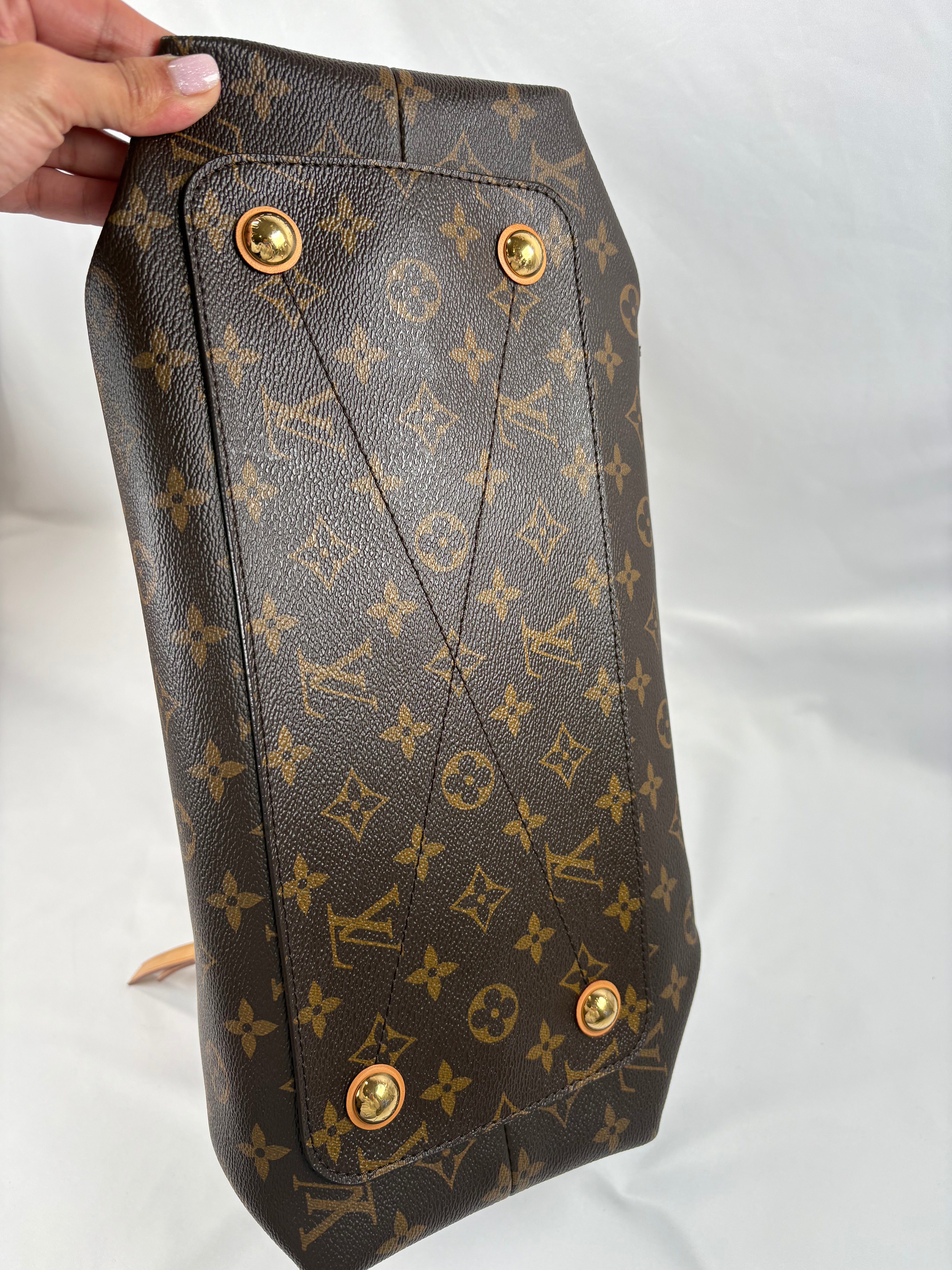 Pre-Owned LOUIS VUITTON Havane Olympe Monogram Handbag