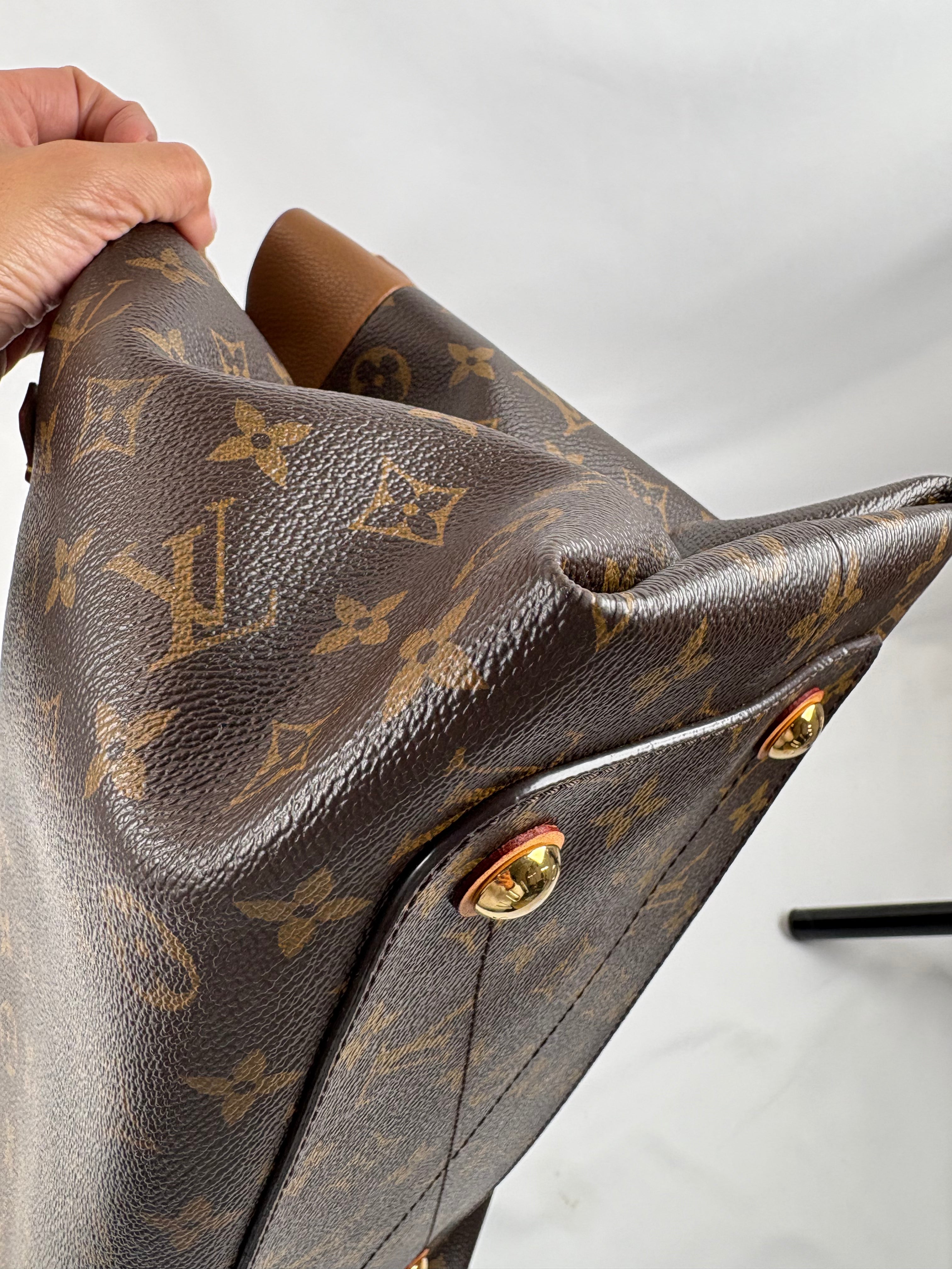 Pre-Owned LOUIS VUITTON Havane Olympe Monogram Handbag