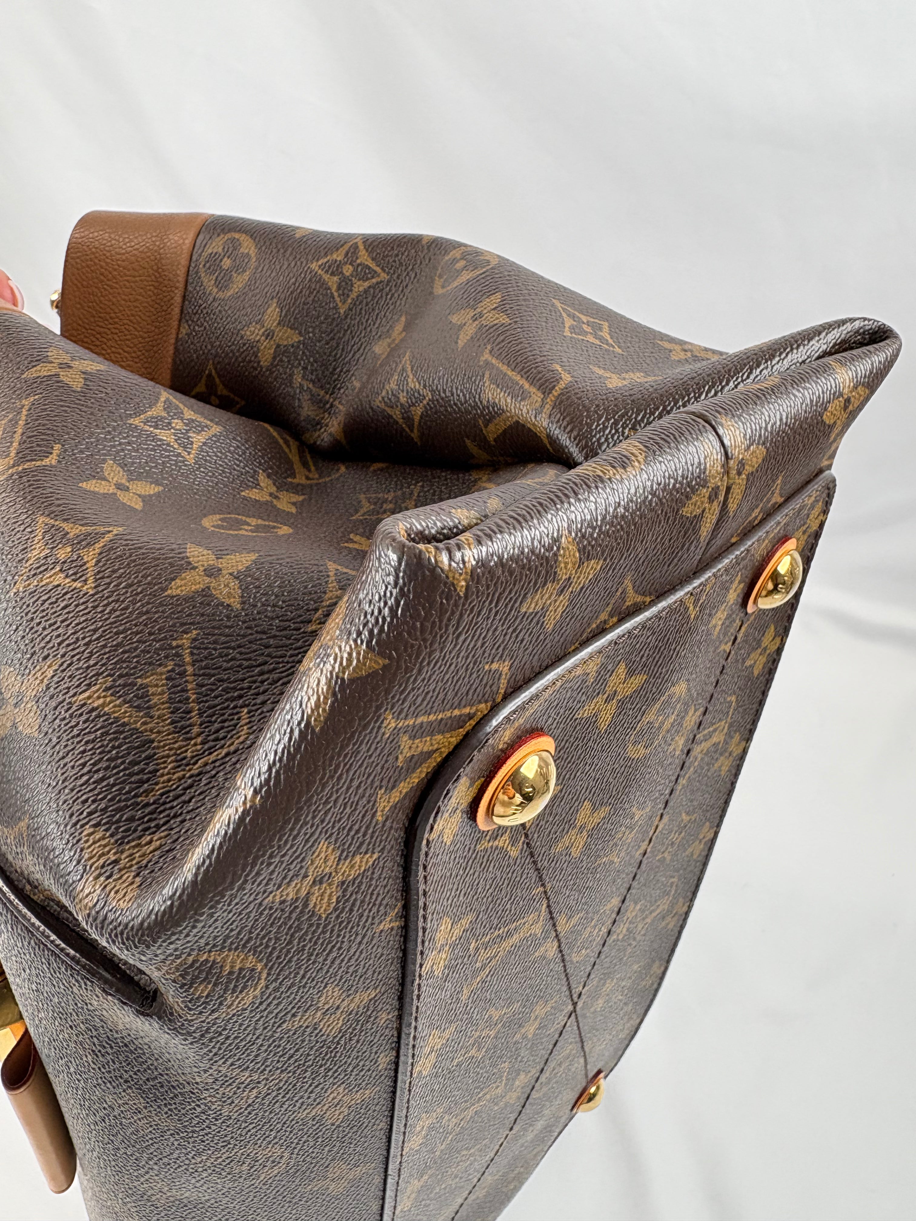 Pre-Owned LOUIS VUITTON Havane Olympe Monogram Handbag