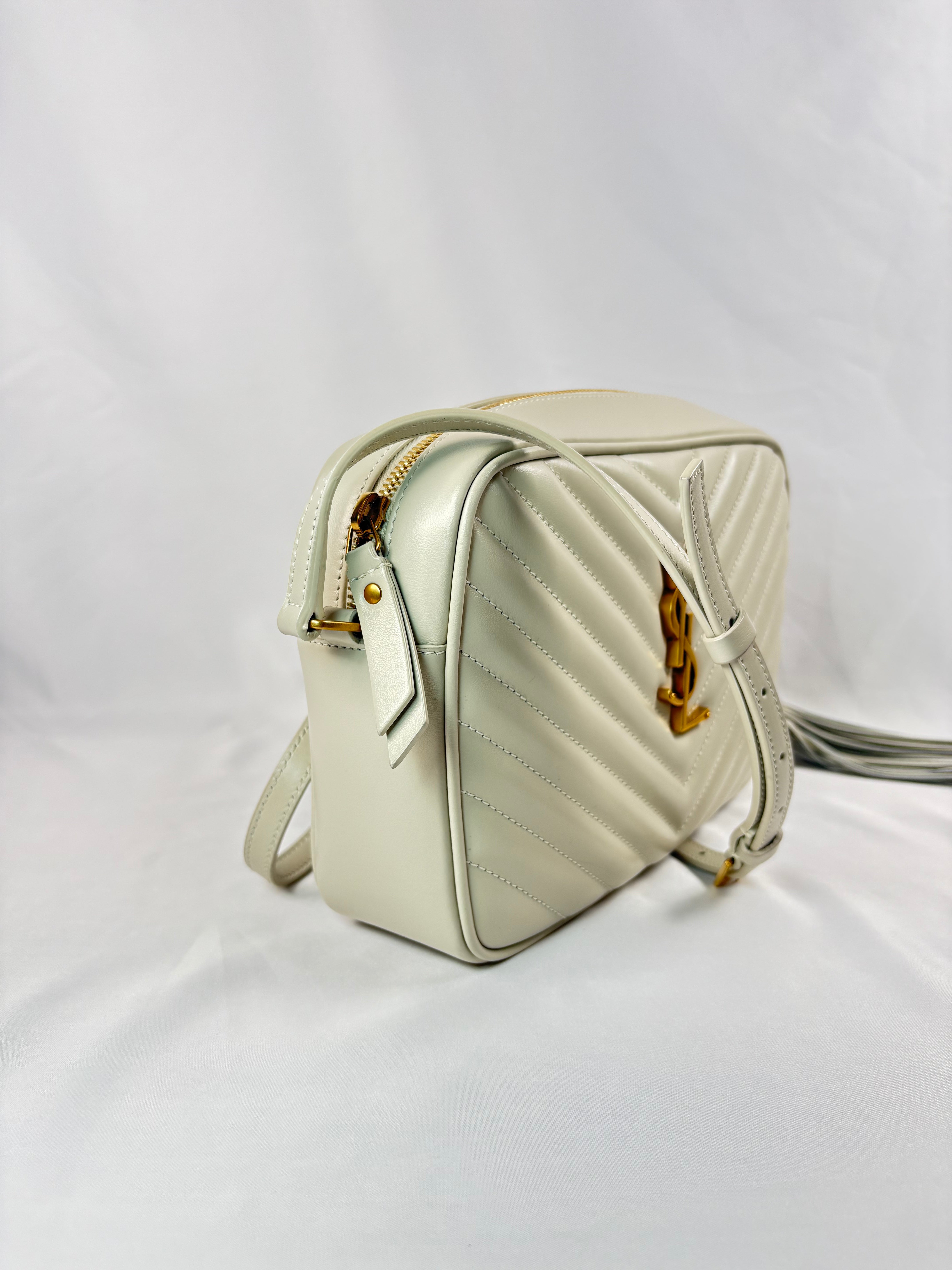 Pre-Owned SAINT LAURENT Lou Camera Crema Soft Handbag