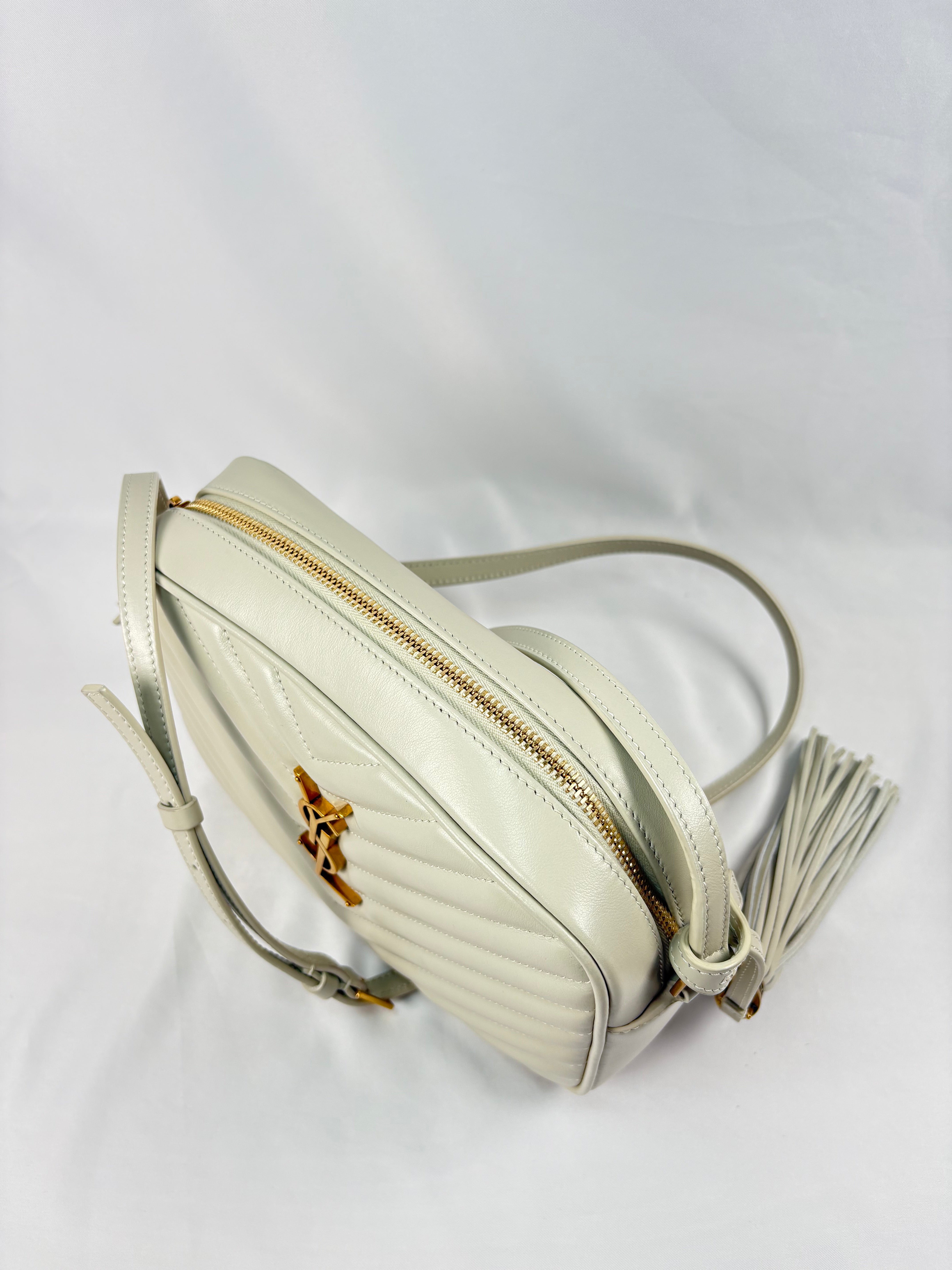 Pre-Owned SAINT LAURENT Lou Camera Crema Soft Handbag