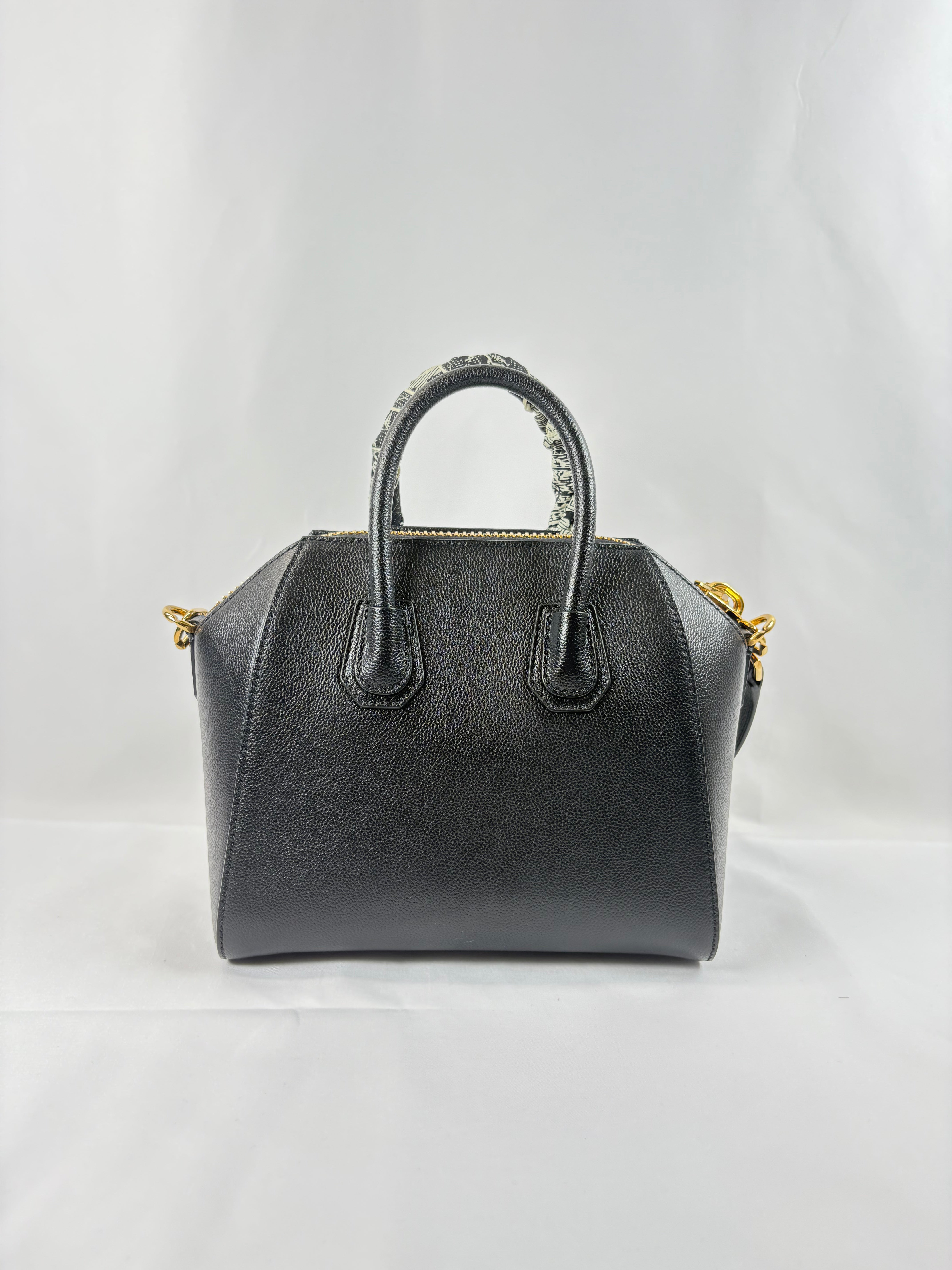 Pre-Owned GIVENCHY Antigona Black Handbag, Mini
