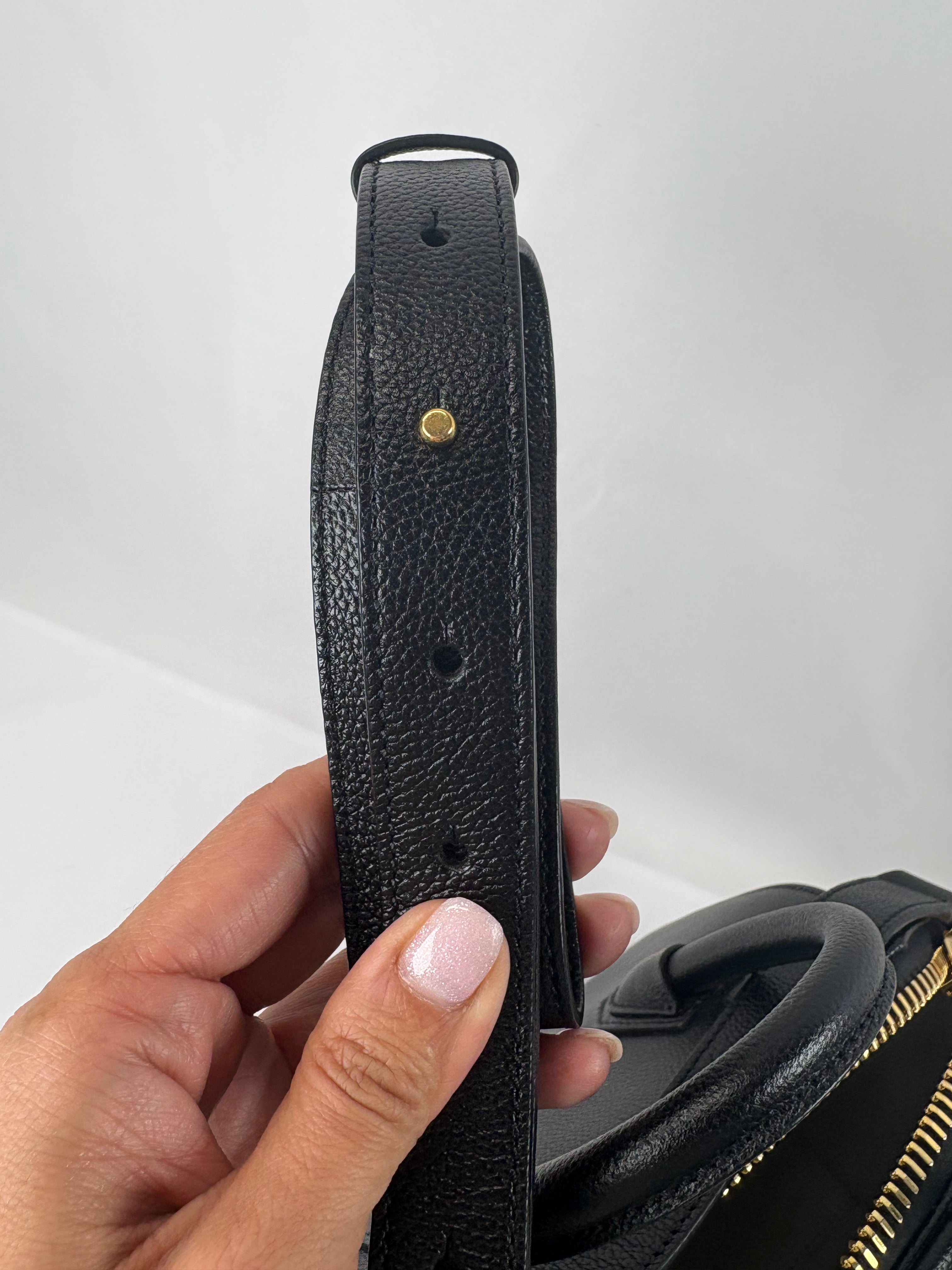 Pre-Owned GIVENCHY Antigona Black Handbag, Mini