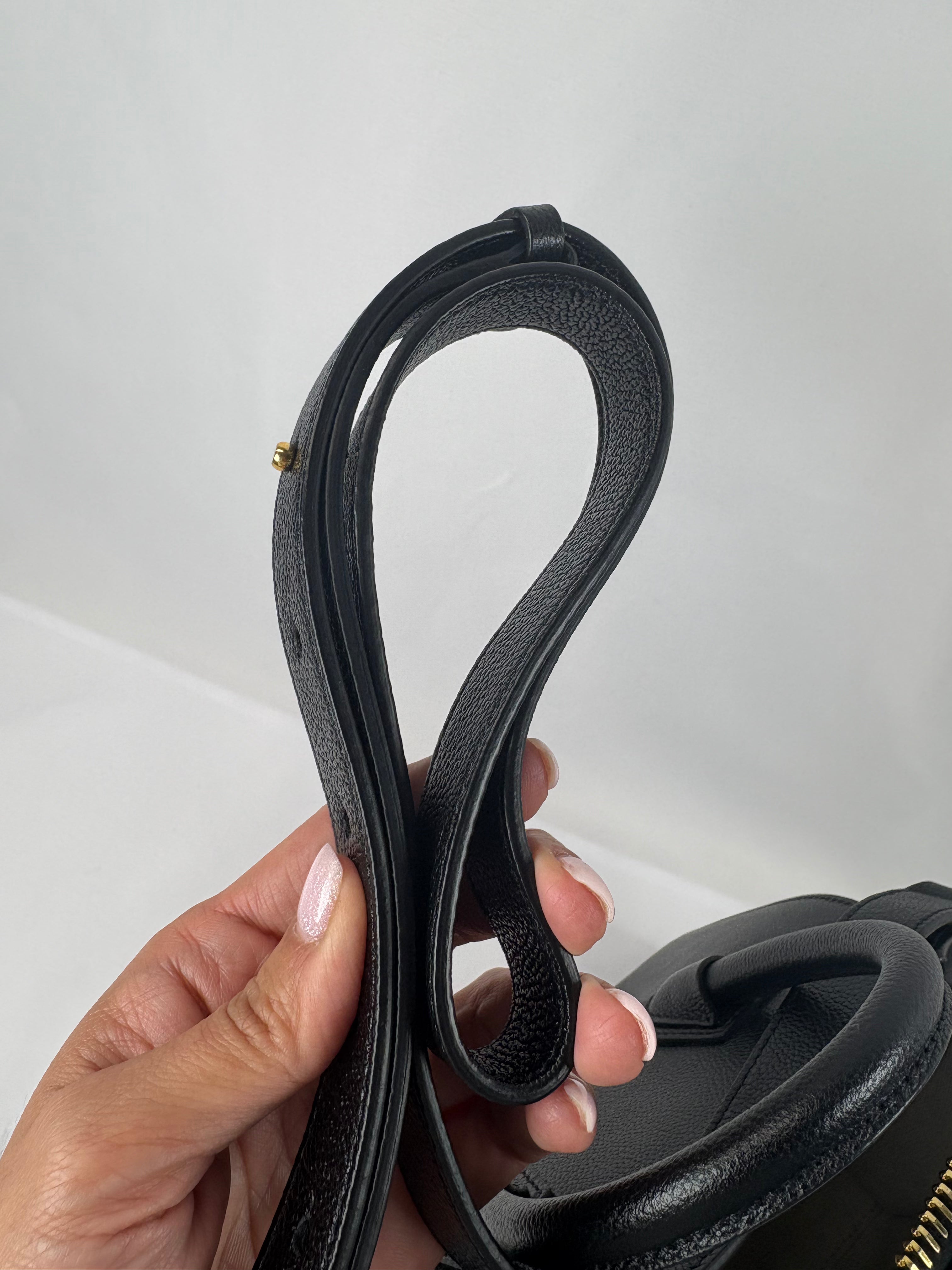 Pre-Owned GIVENCHY Antigona Black Handbag, Mini