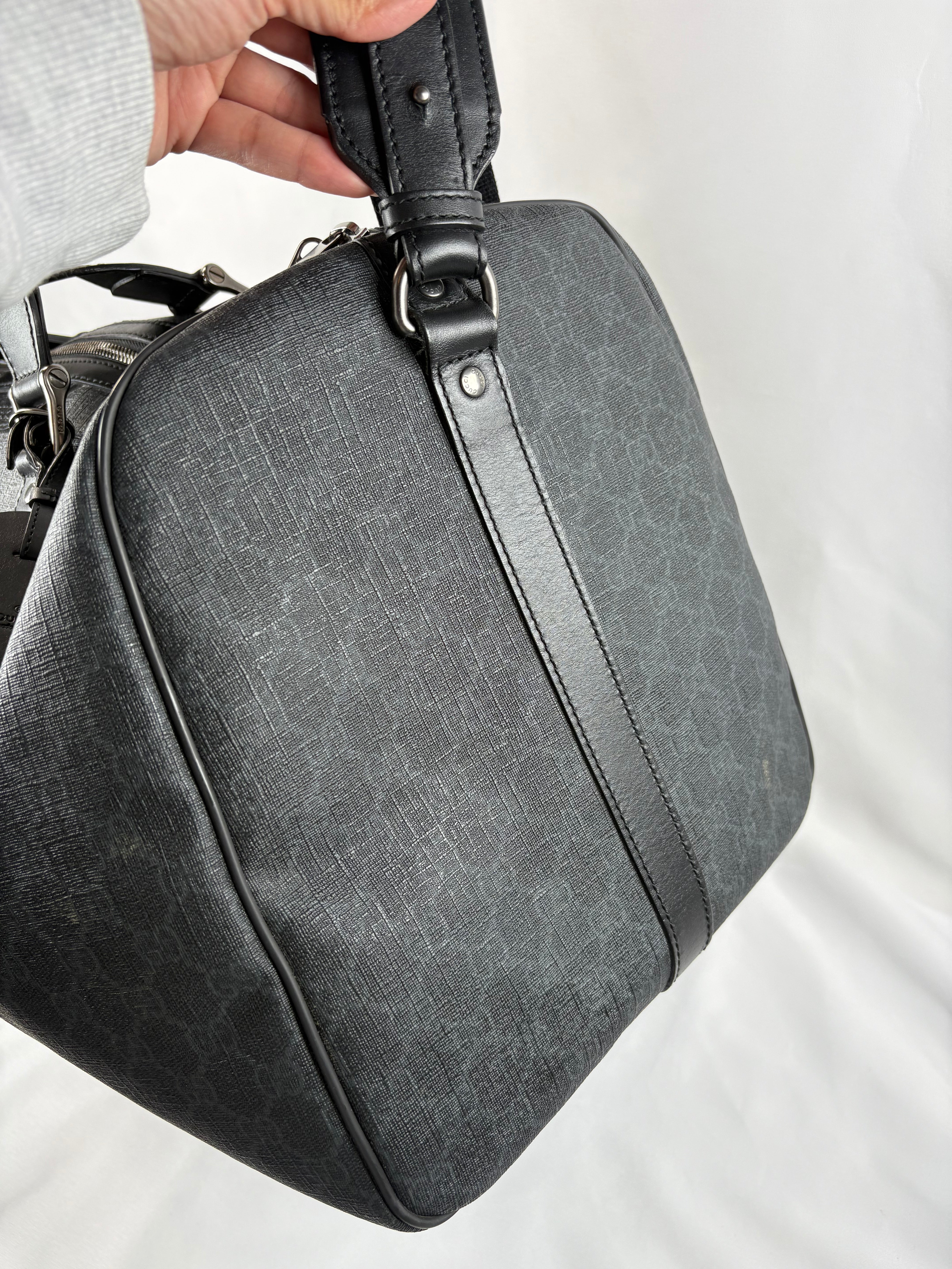 Pre-Owned GUCCI Supreme Canvas Carry-On Black Luggage