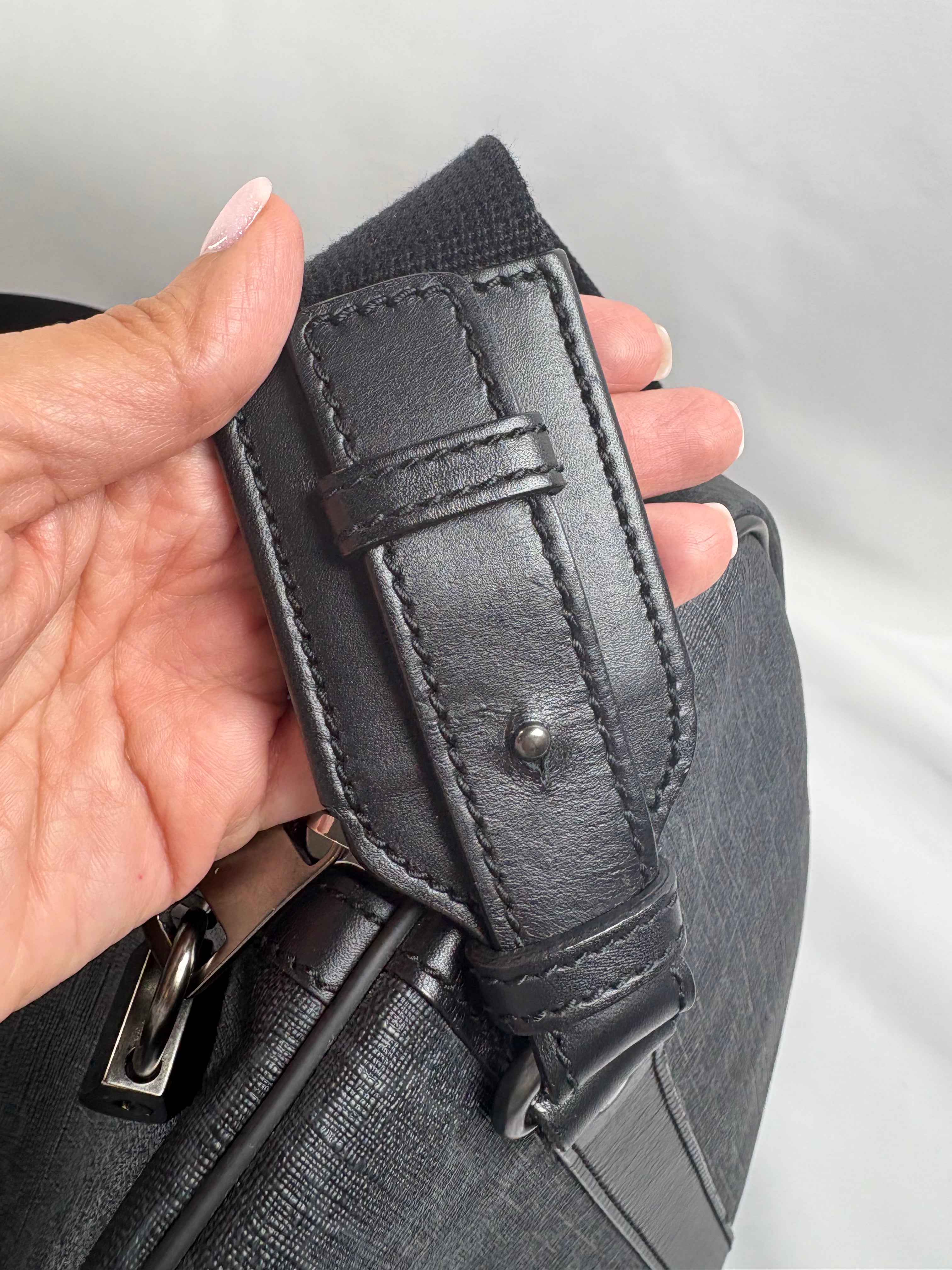 Pre-Owned GUCCI Supreme Canvas Carry-On Black Luggage