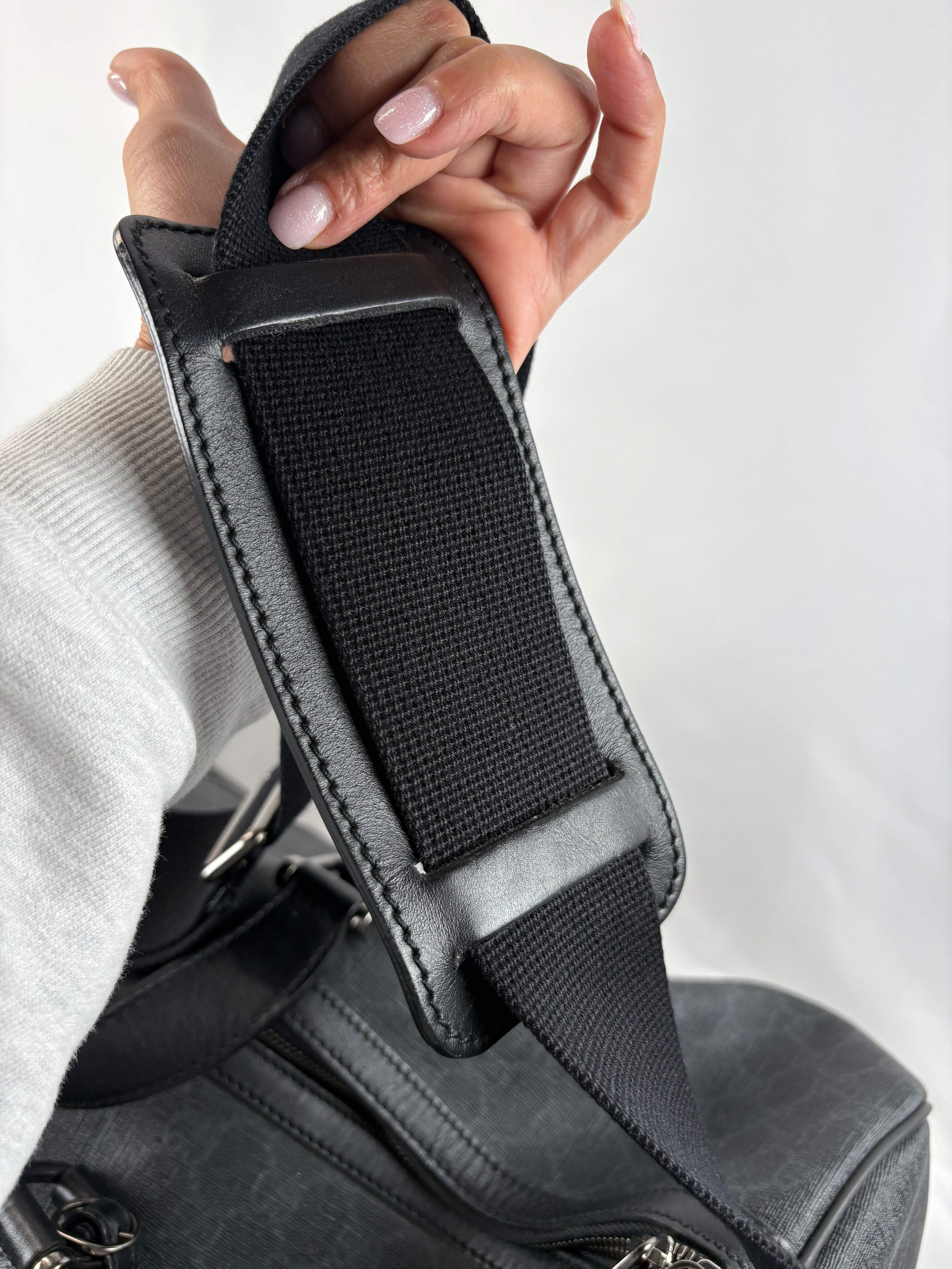 Pre-Owned GUCCI Supreme Canvas Carry-On Black Luggage