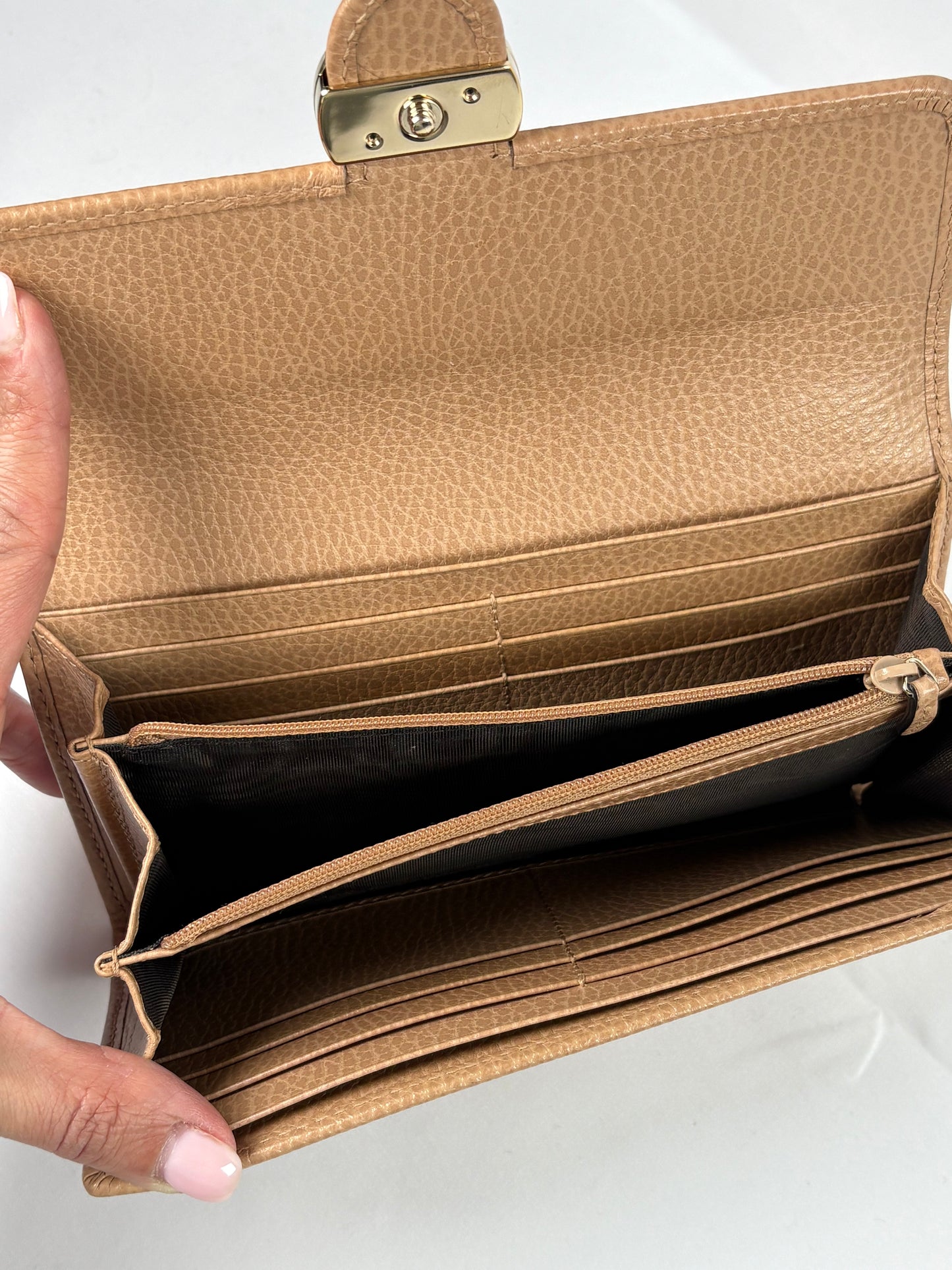 Pre-Owned GUCCI Interlocking GG Camel Brown Wallet