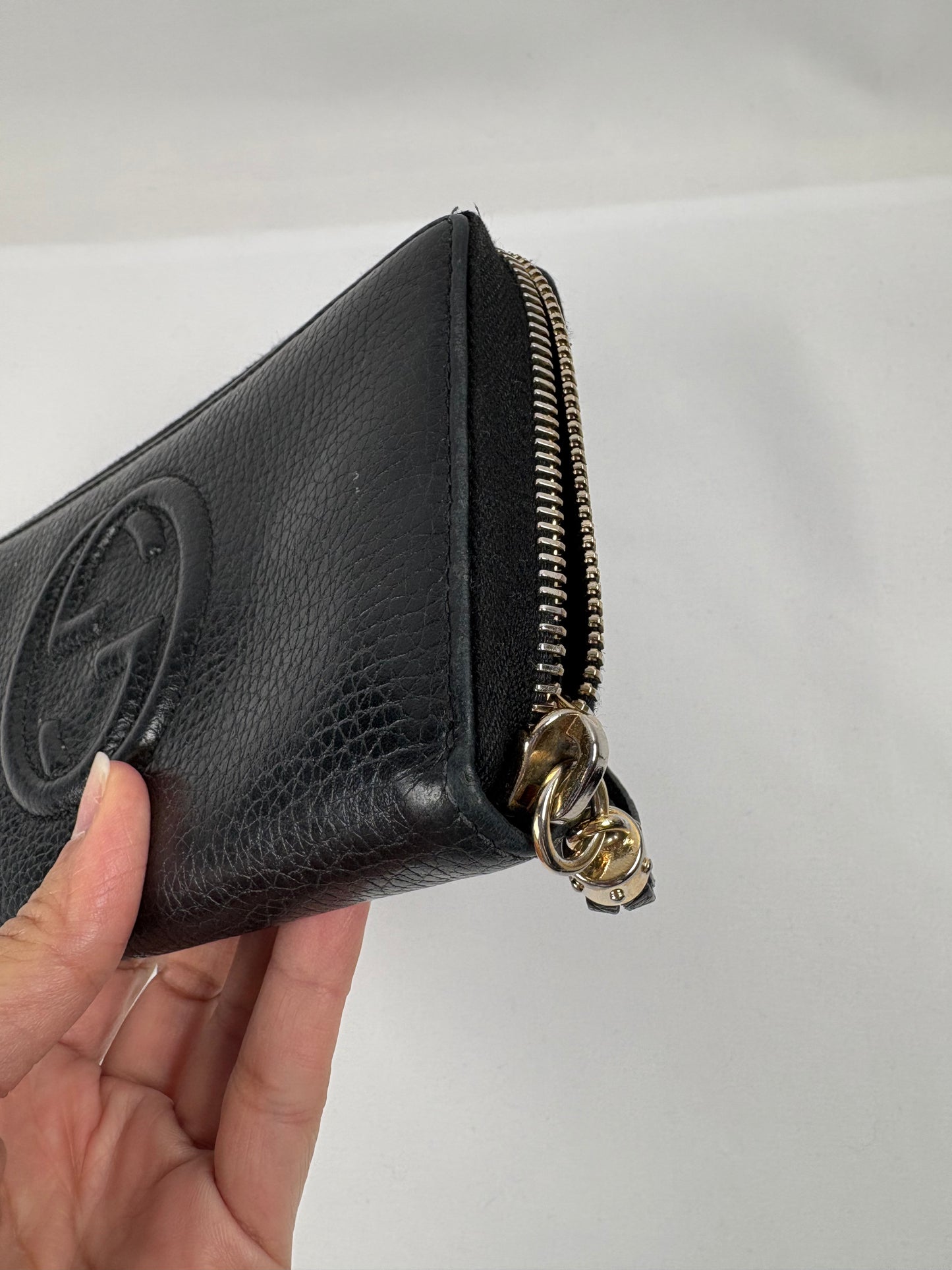 Pre-Owned GUCCI Soho Black Wallet