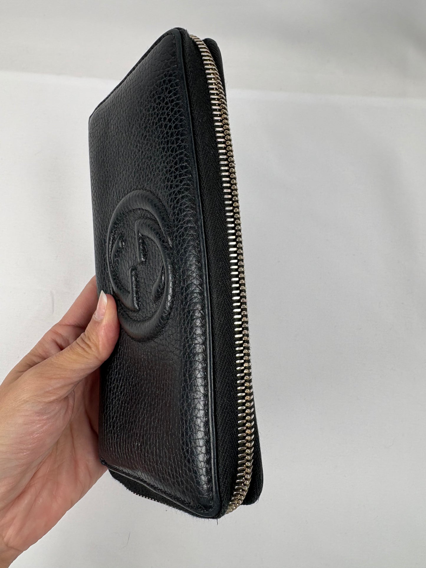 Pre-Owned GUCCI Soho Black Wallet