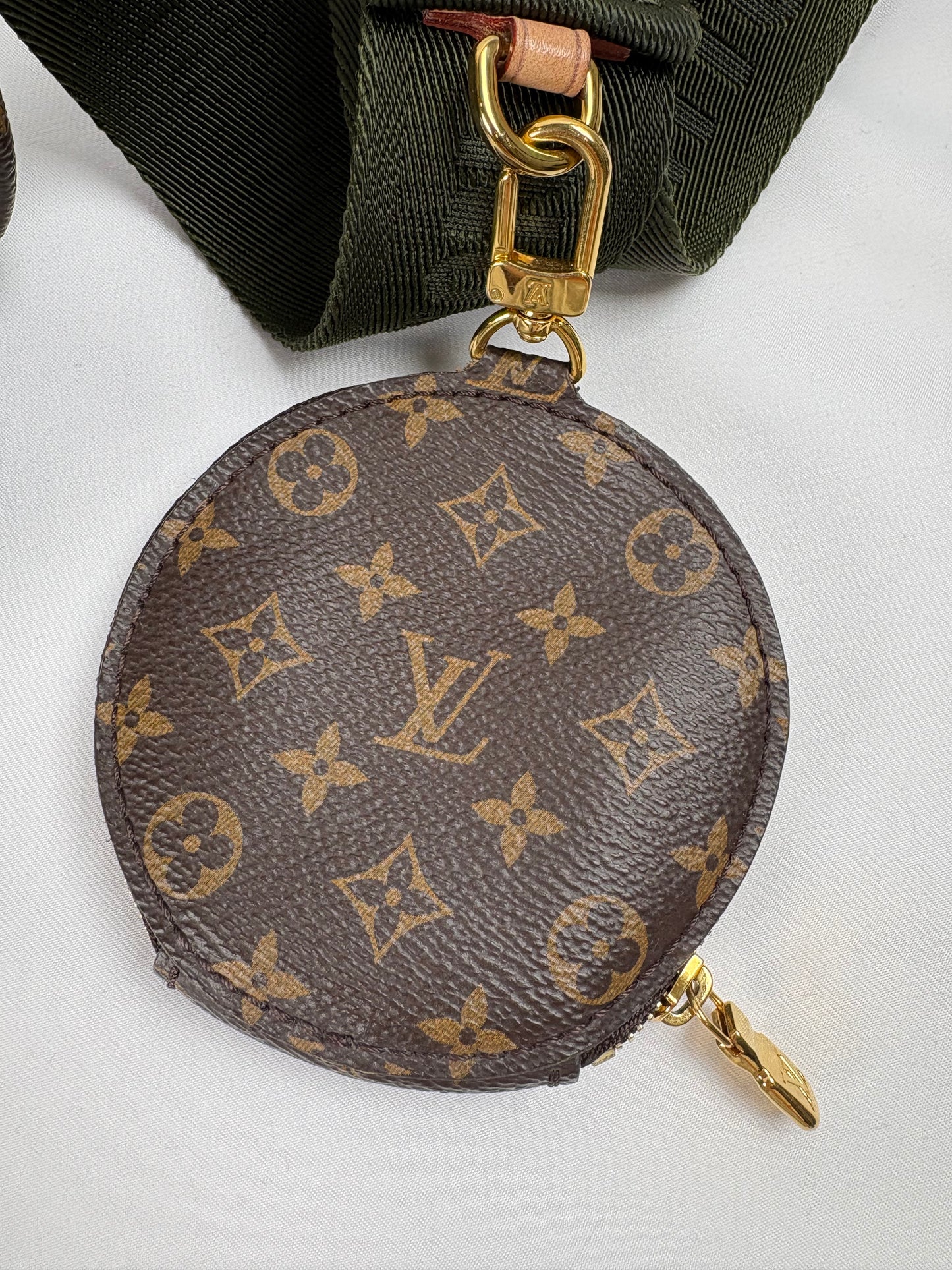 Pre-Owned LOUIS VUITTON Multi Pochette Khaki  Handbag