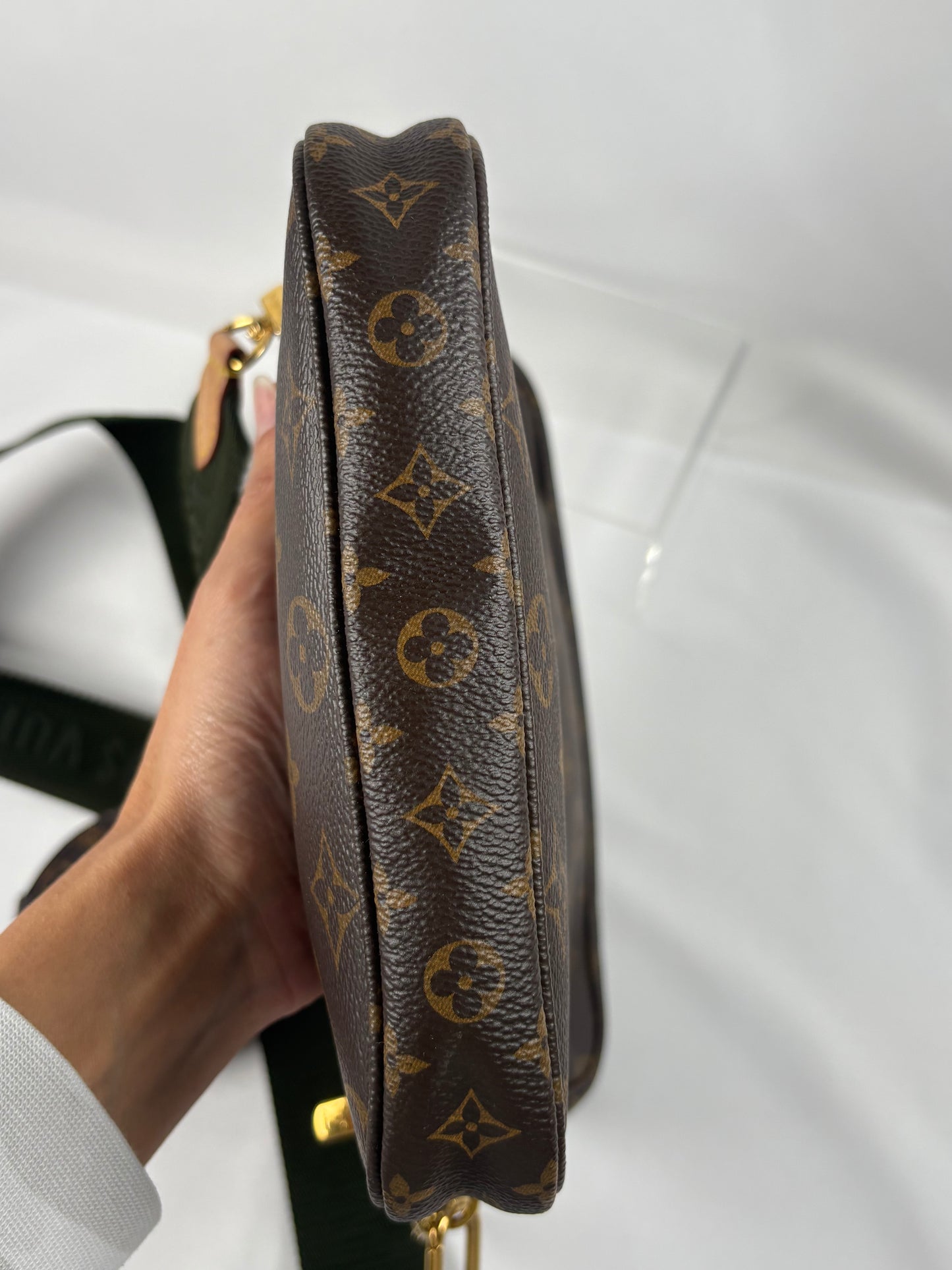 Pre-Owned LOUIS VUITTON Multi Pochette Khaki  Handbag