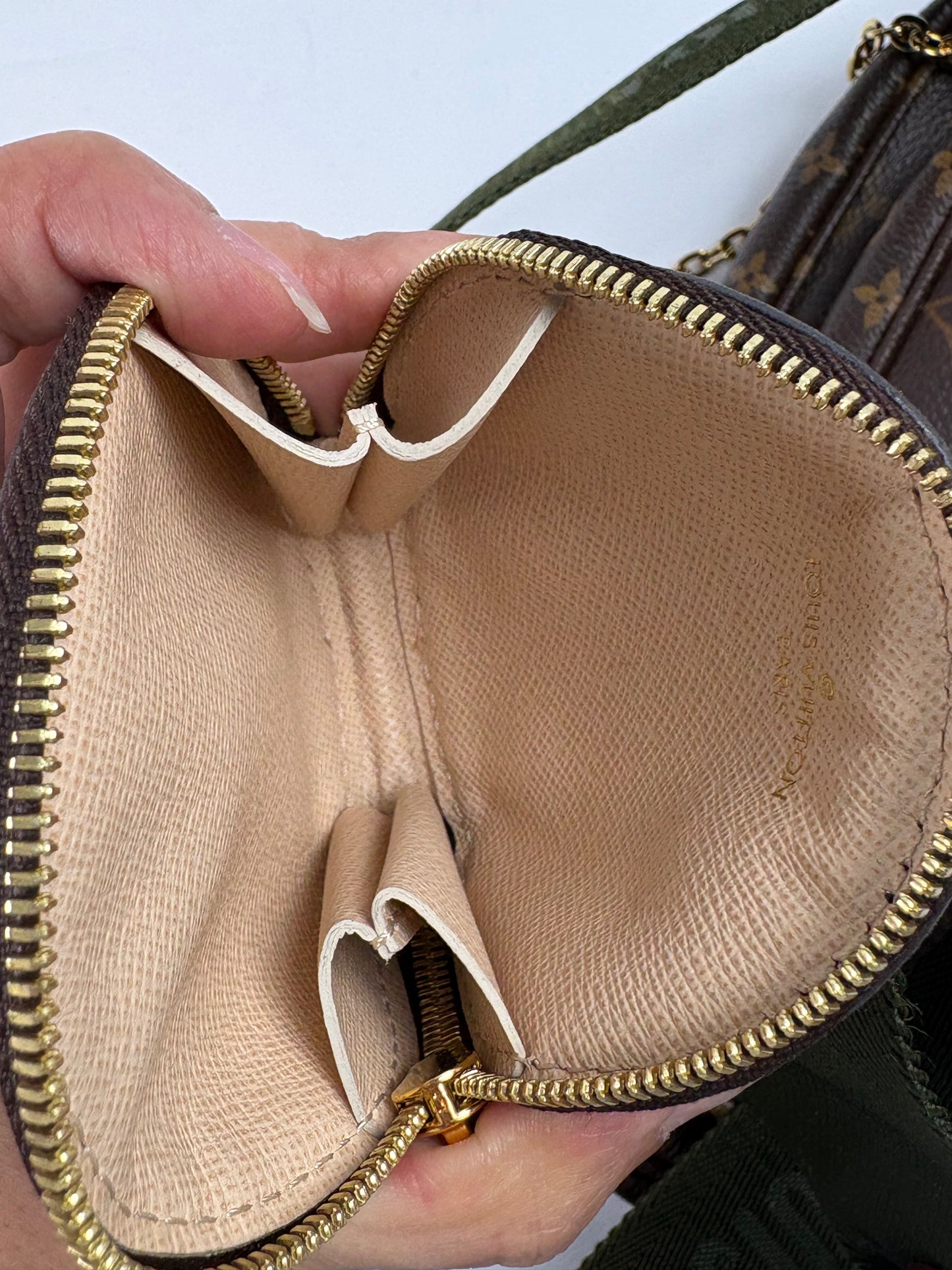 Pre-Owned LOUIS VUITTON Multi Pochette Khaki  Handbag