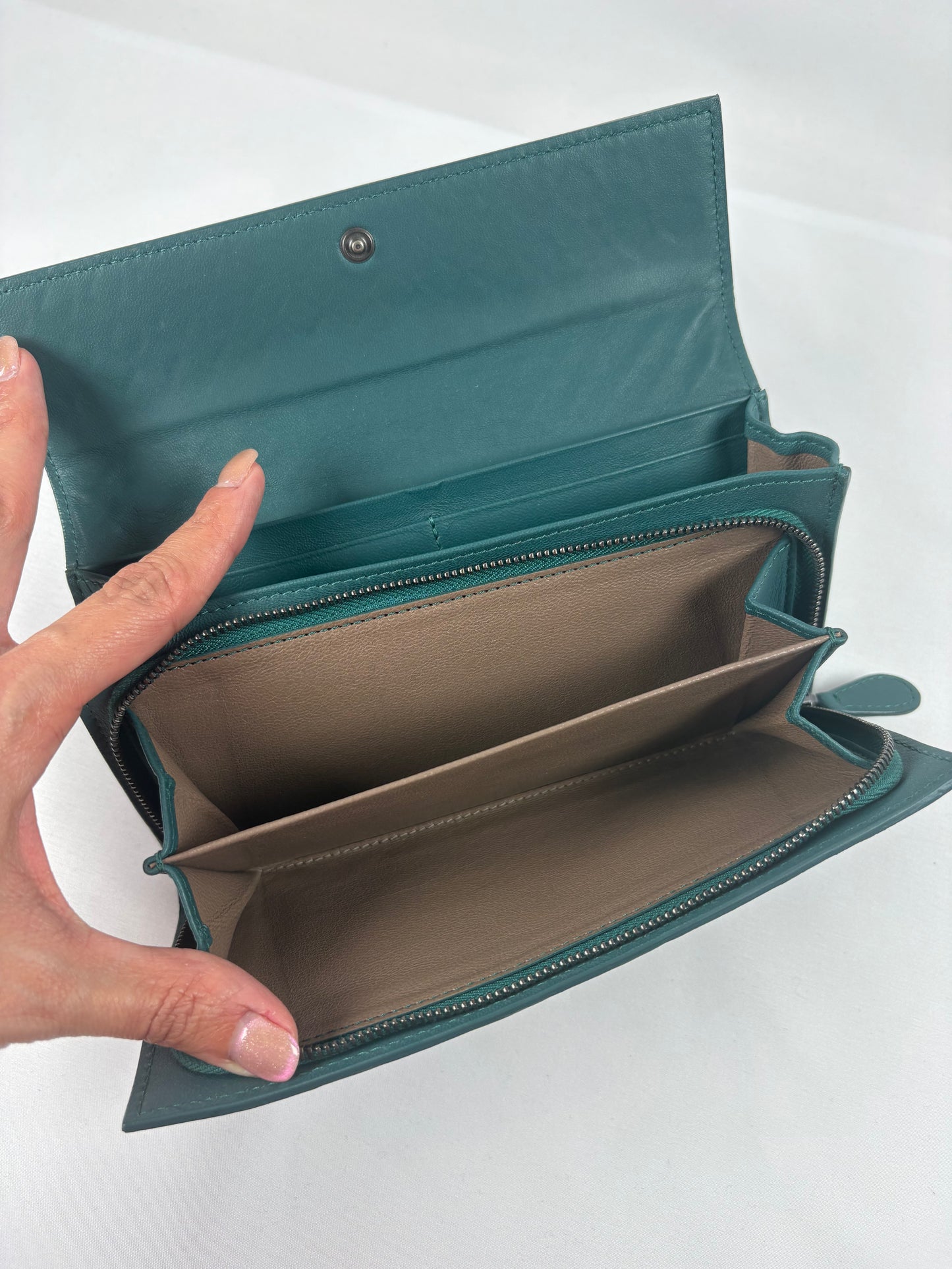 Pre-Owned BOTTEGA VENETA Nappa Long Green Wallet