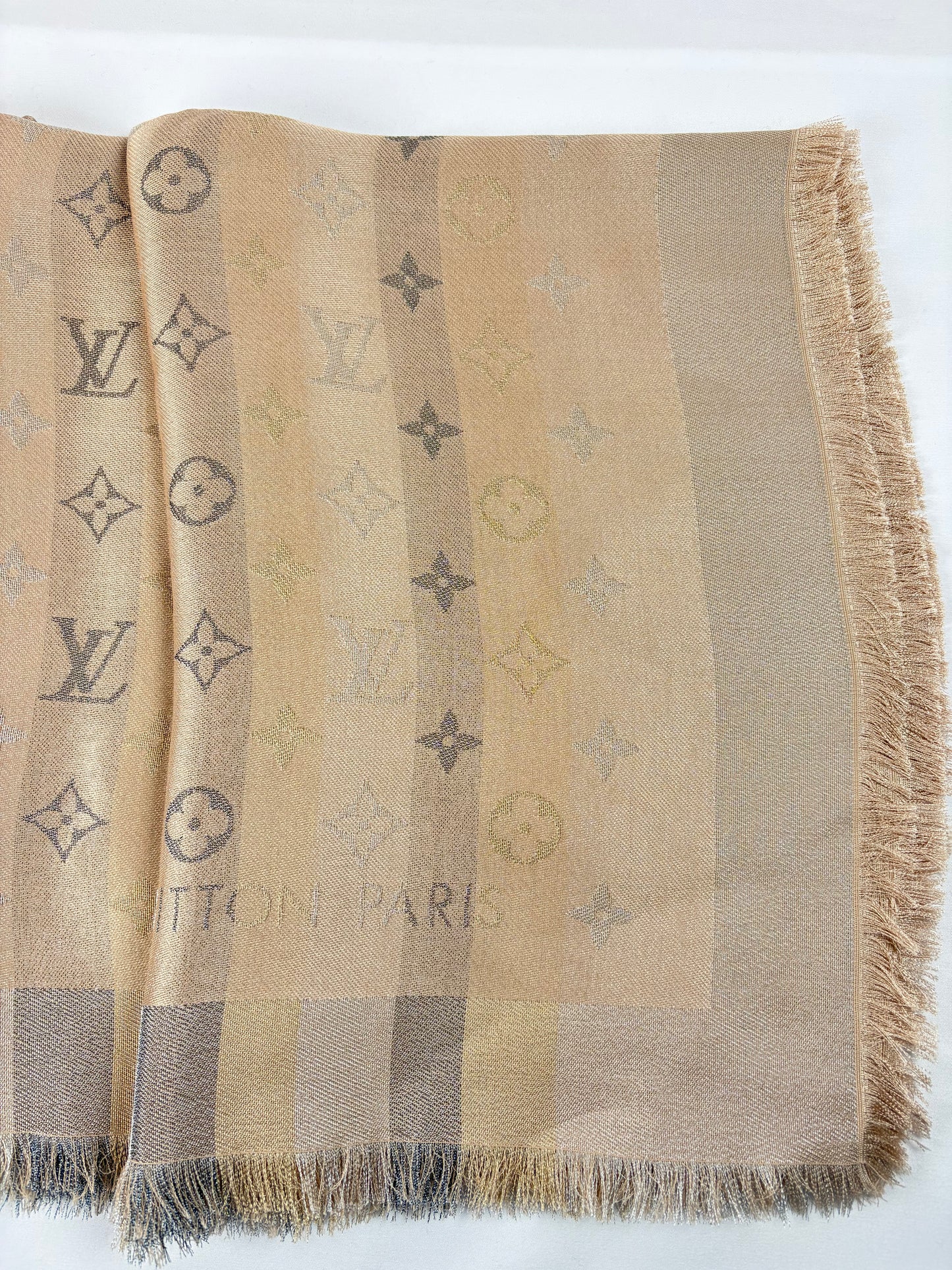 Pre-Owned LOUIS VUITTON So Shine Metallic Shawl