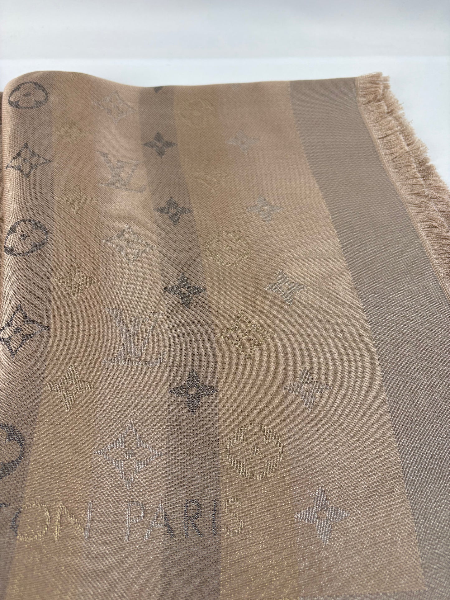 Pre-Owned LOUIS VUITTON So Shine Metallic Shawl