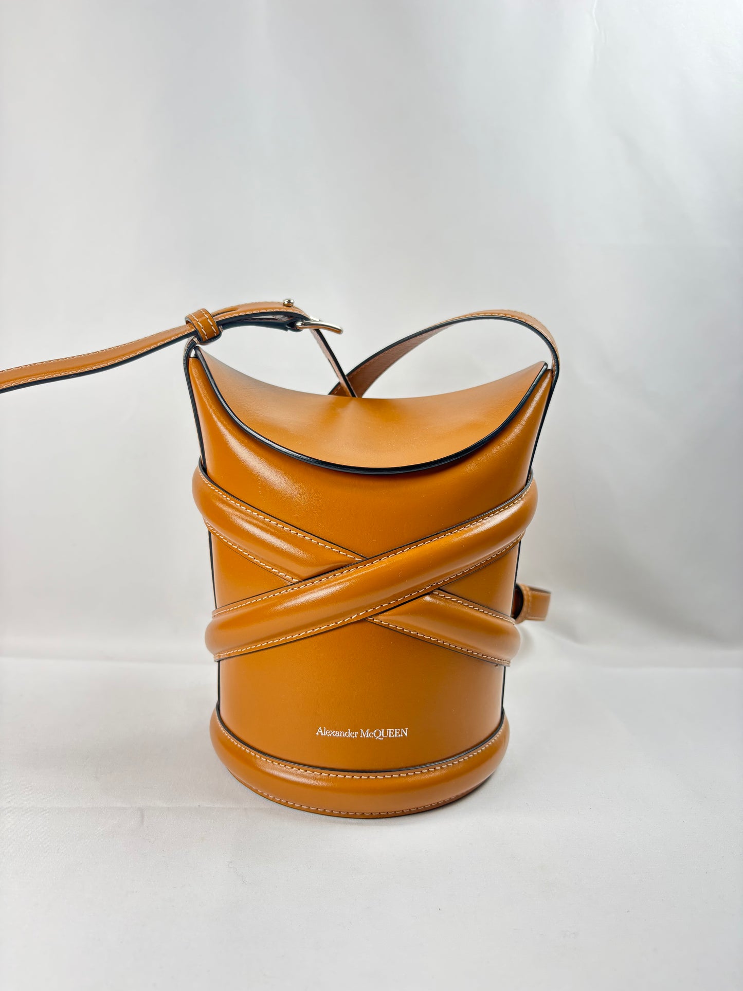 Pre-Owned ALEXANDER MCQUEEN The Curve Bucket Apricot Handbag, Small