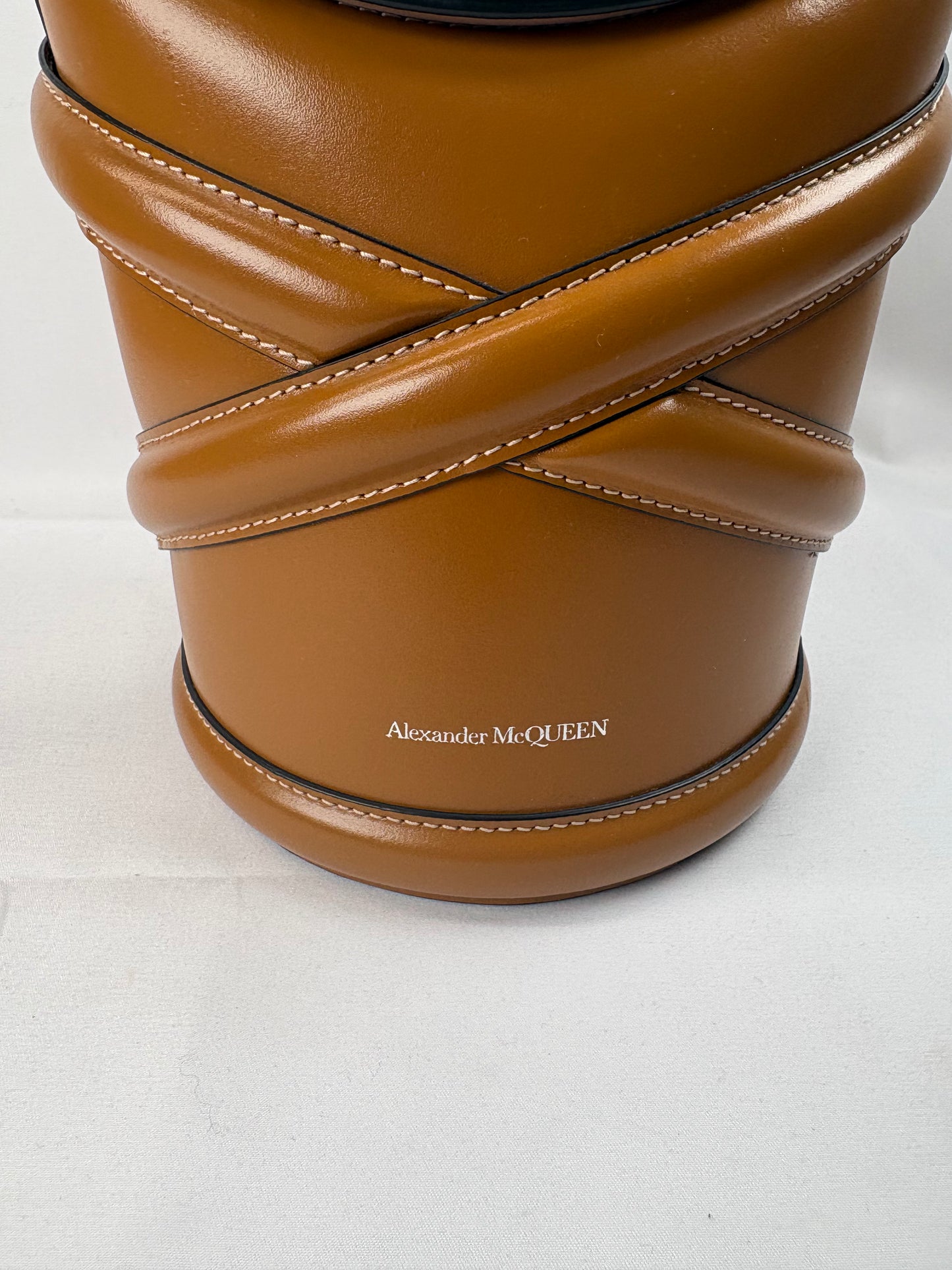 Pre-Owned ALEXANDER MCQUEEN The Curve Bucket Apricot Handbag, Small