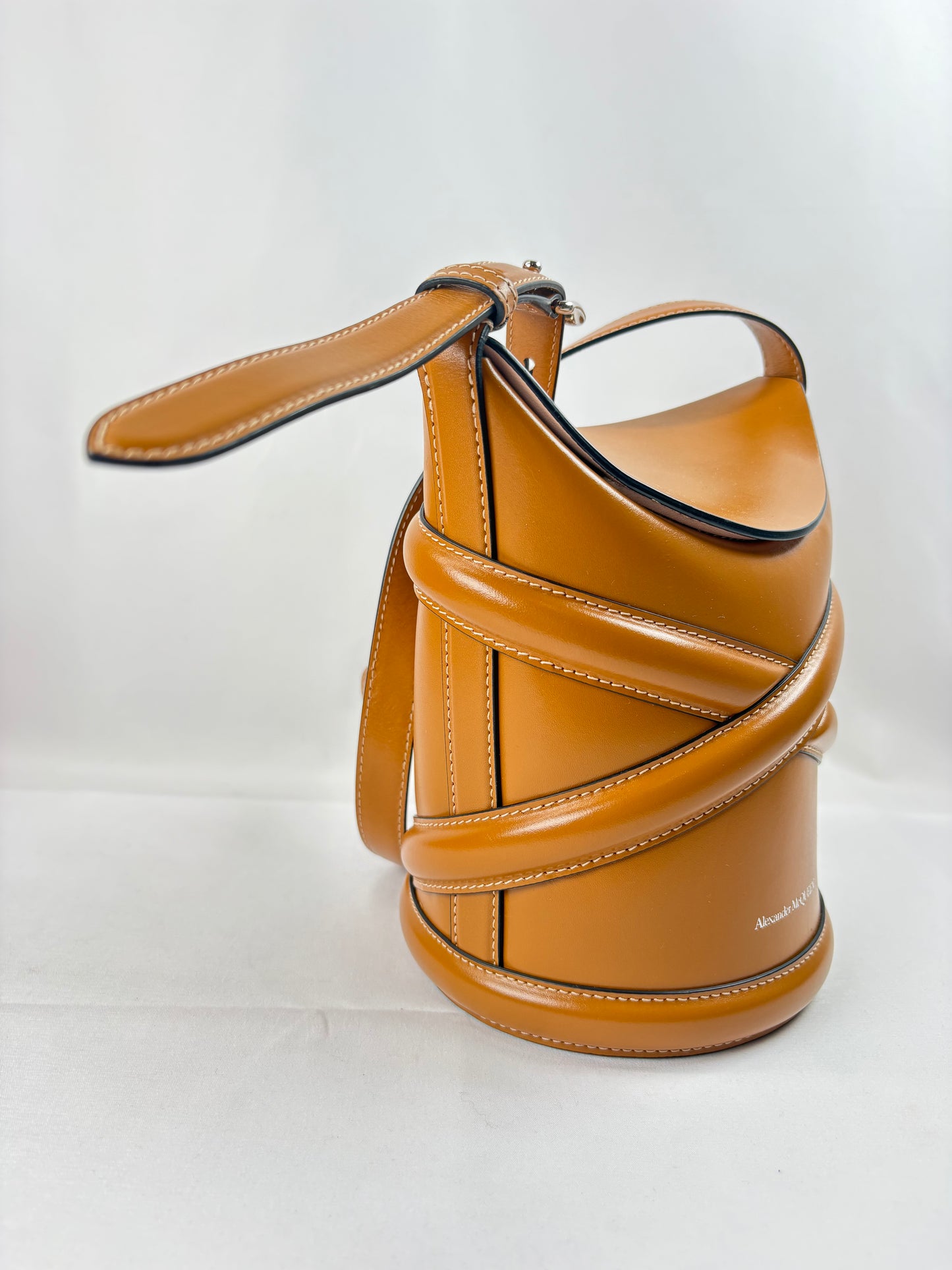 Pre-Owned ALEXANDER MCQUEEN The Curve Bucket Apricot Handbag, Small