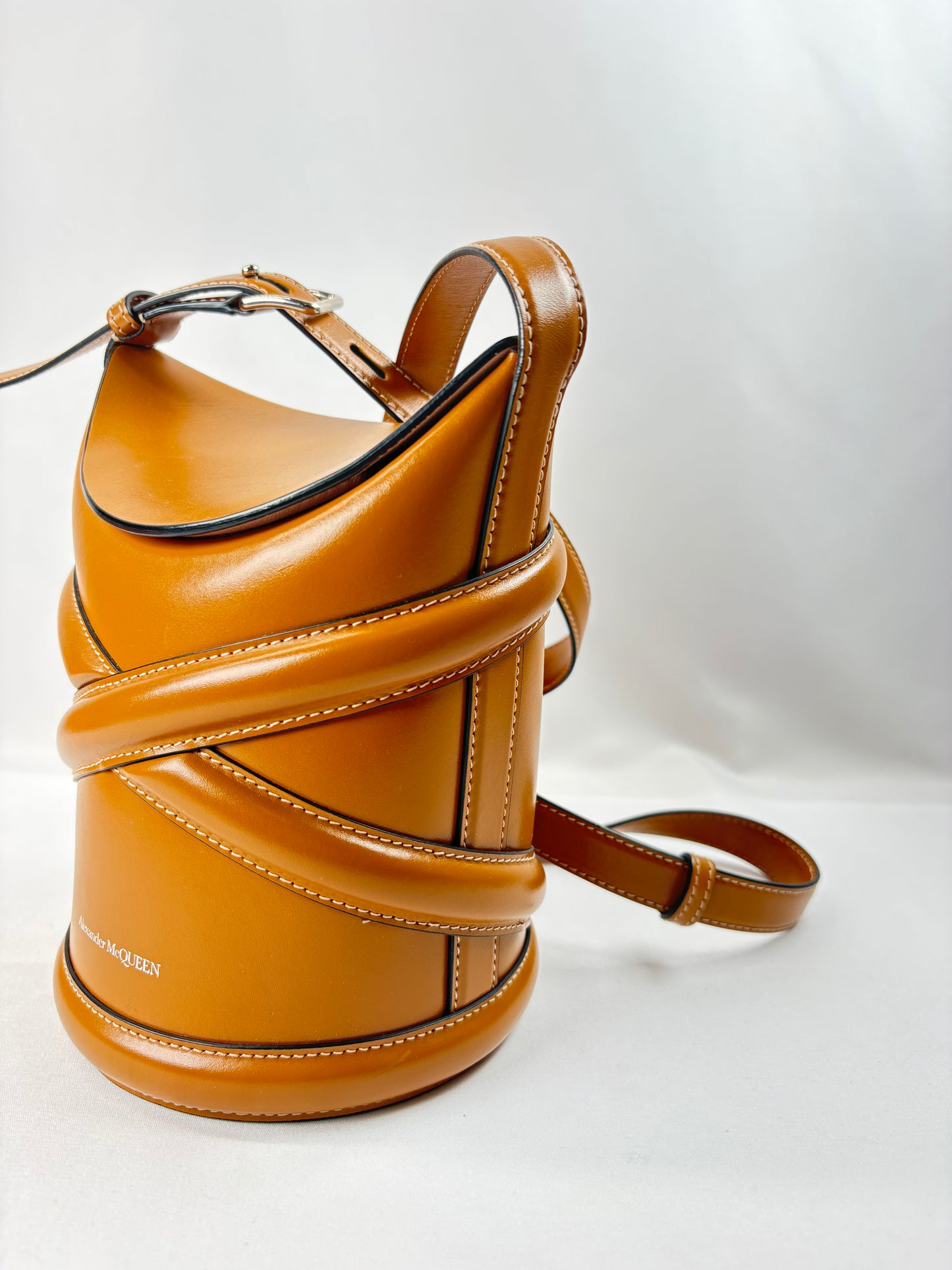 Pre-Owned ALEXANDER MCQUEEN The Curve Bucket Apricot Handbag, Small