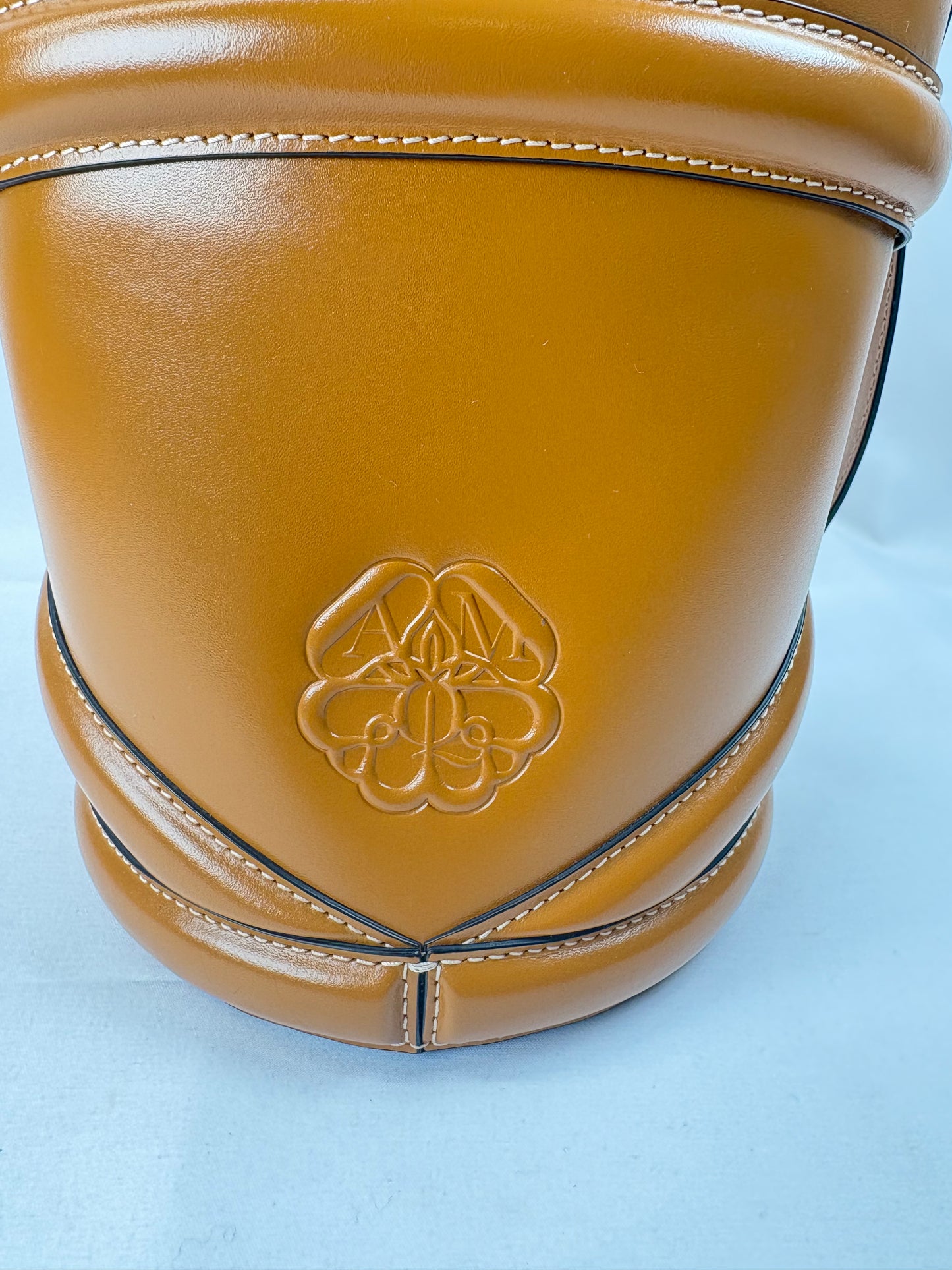Pre-Owned ALEXANDER MCQUEEN The Curve Bucket Apricot Handbag, Small