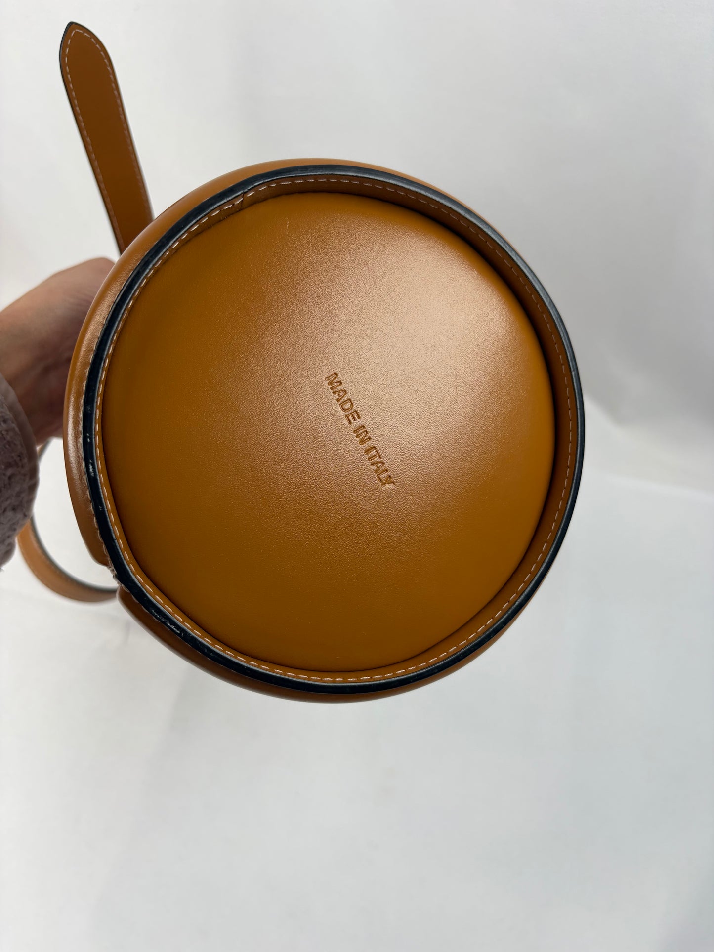 Pre-Owned ALEXANDER MCQUEEN The Curve Bucket Apricot Handbag, Small