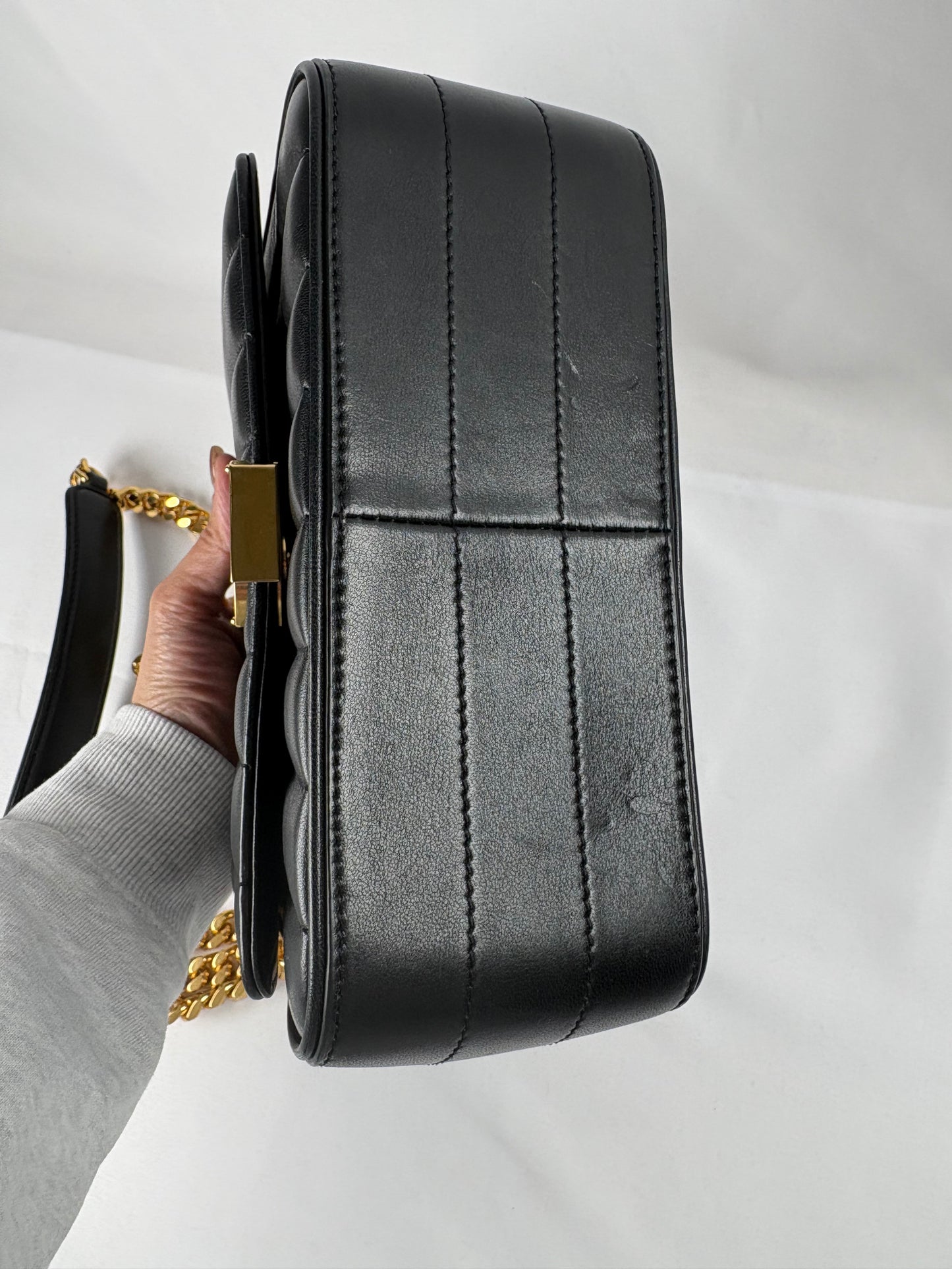 Pre-Owned SAINT LAURENT Vicky Chain Black, Small Handbag