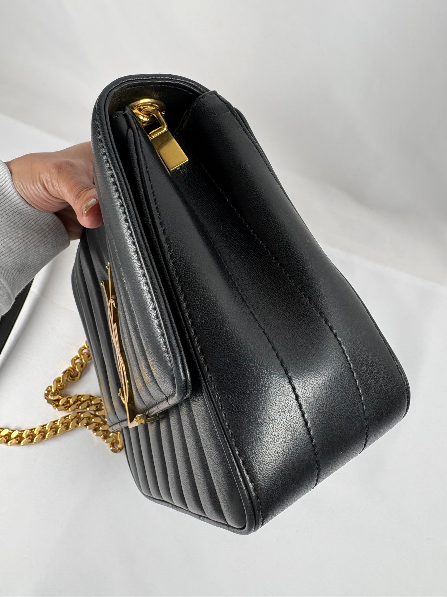 Pre-Owned SAINT LAURENT Vicky Chain Black, Small Handbag