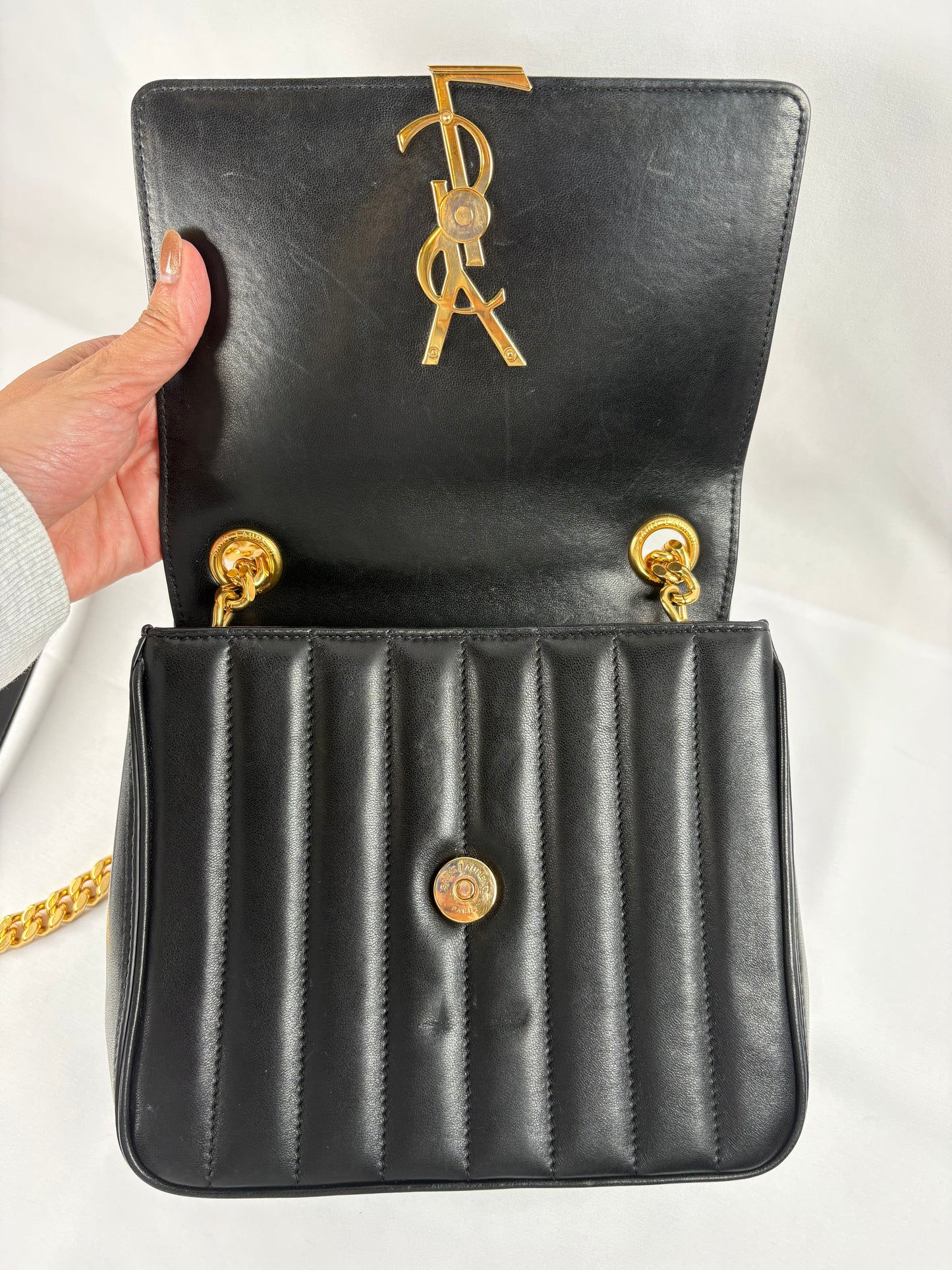 Pre-Owned SAINT LAURENT Vicky Chain Black, Small Handbag