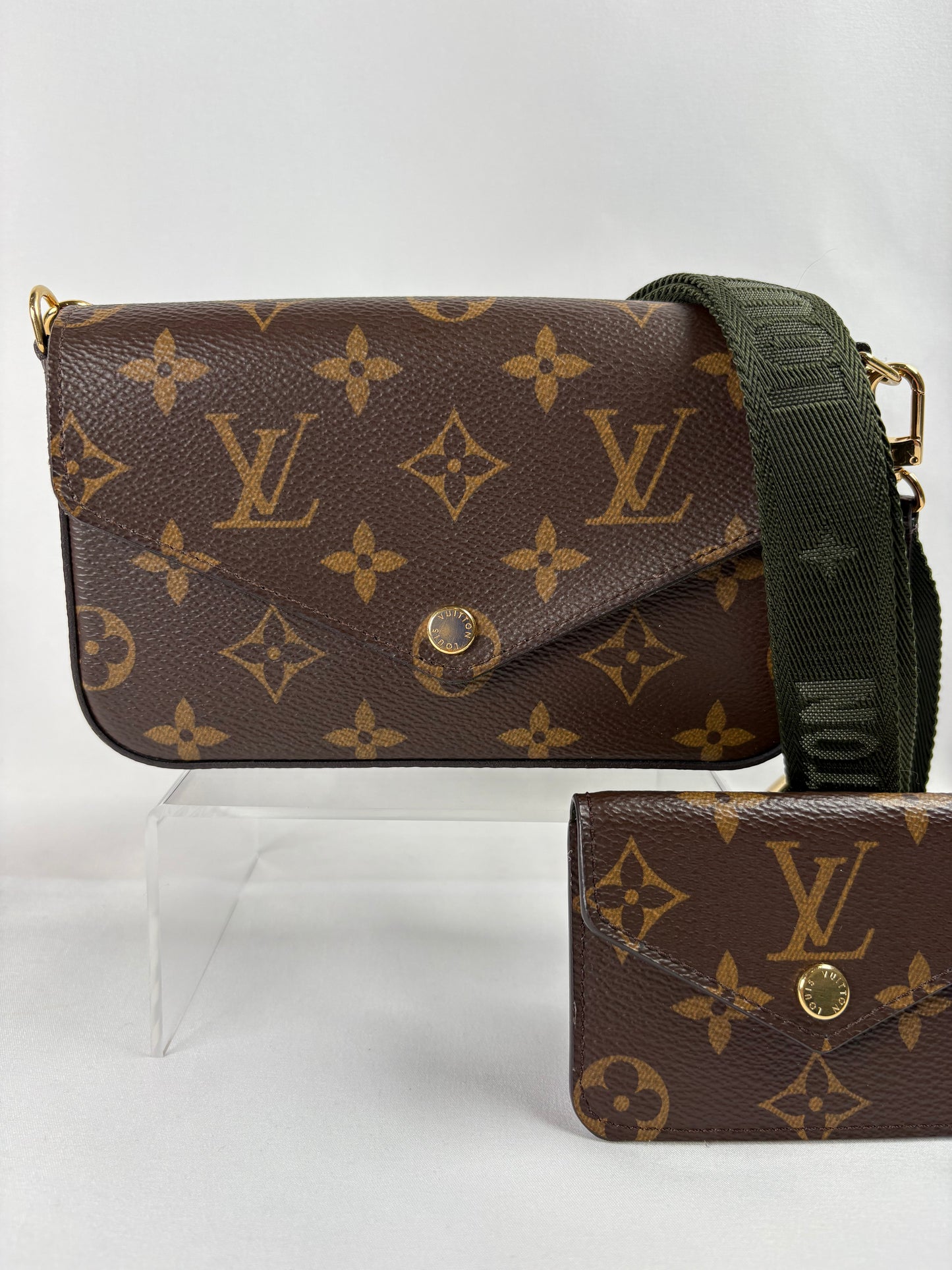 Pre-Owned LOUIS VUITTON Felicie Strap & Go Monogram Handbag
