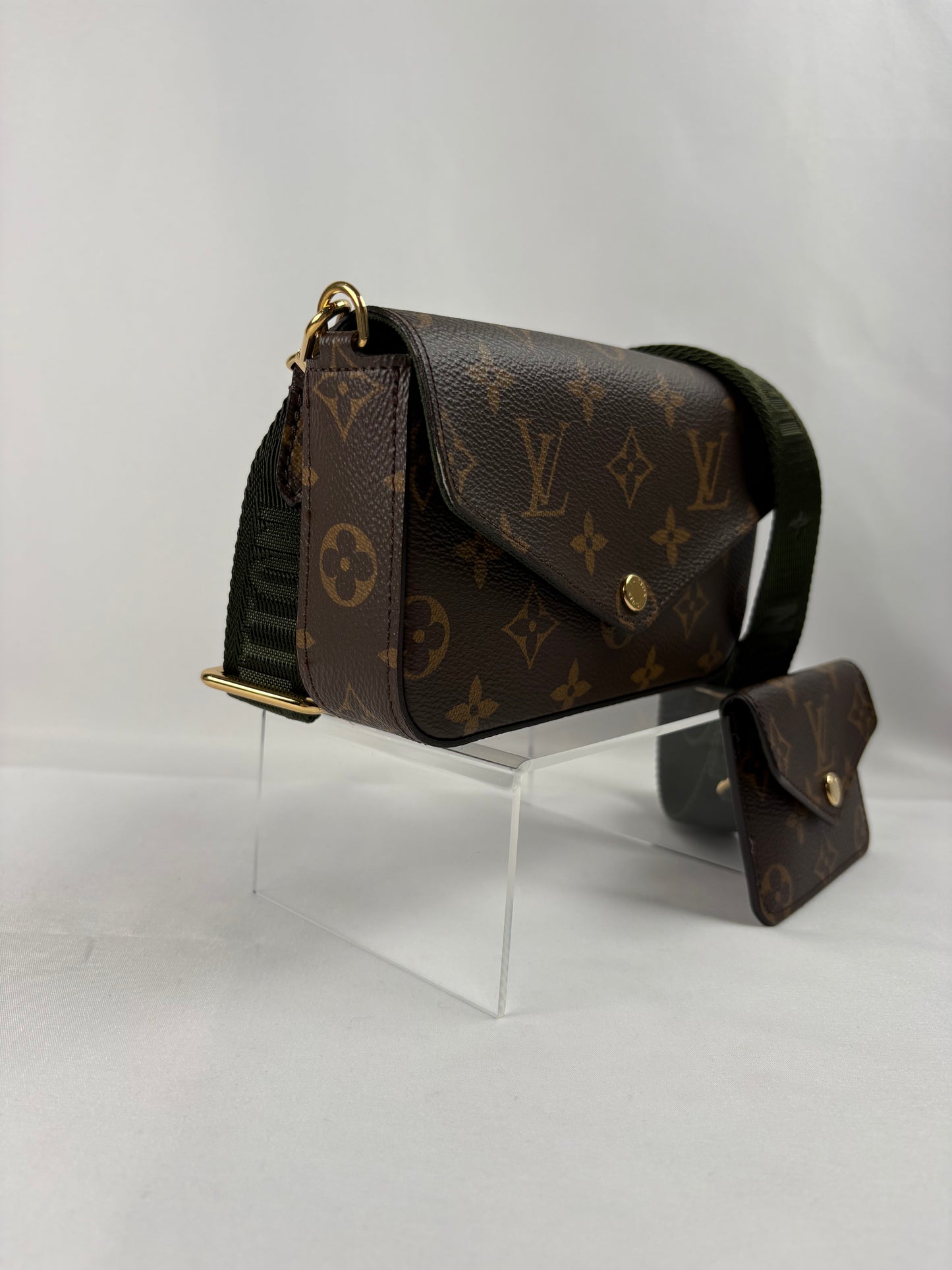 Pre-Owned LOUIS VUITTON Felicie Strap & Go Monogram Handbag