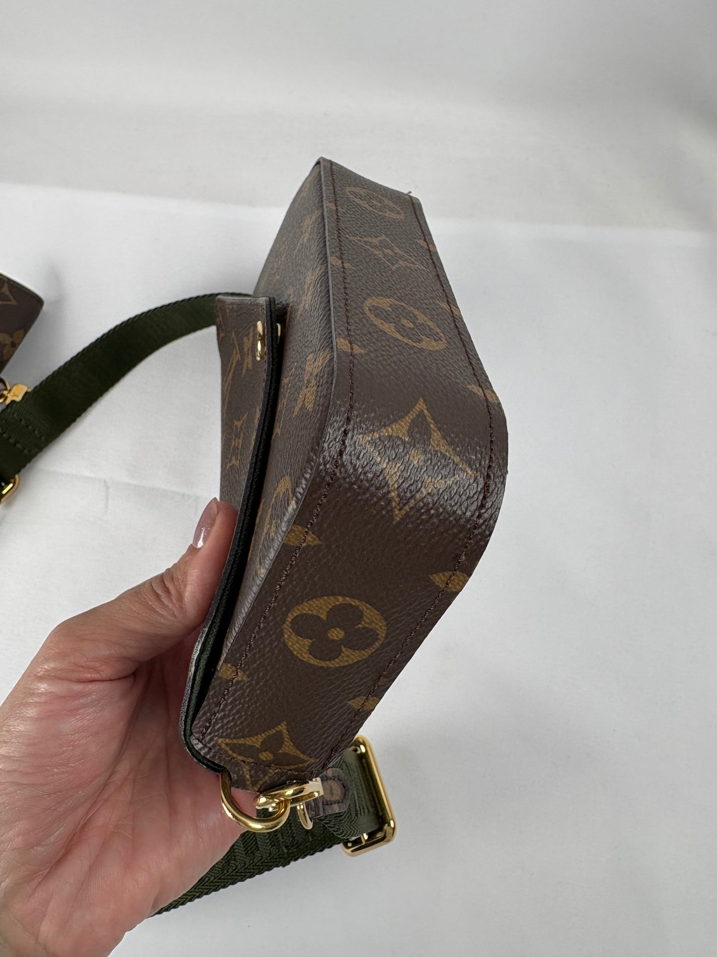 Pre-Owned LOUIS VUITTON Felicie Strap & Go Monogram Handbag