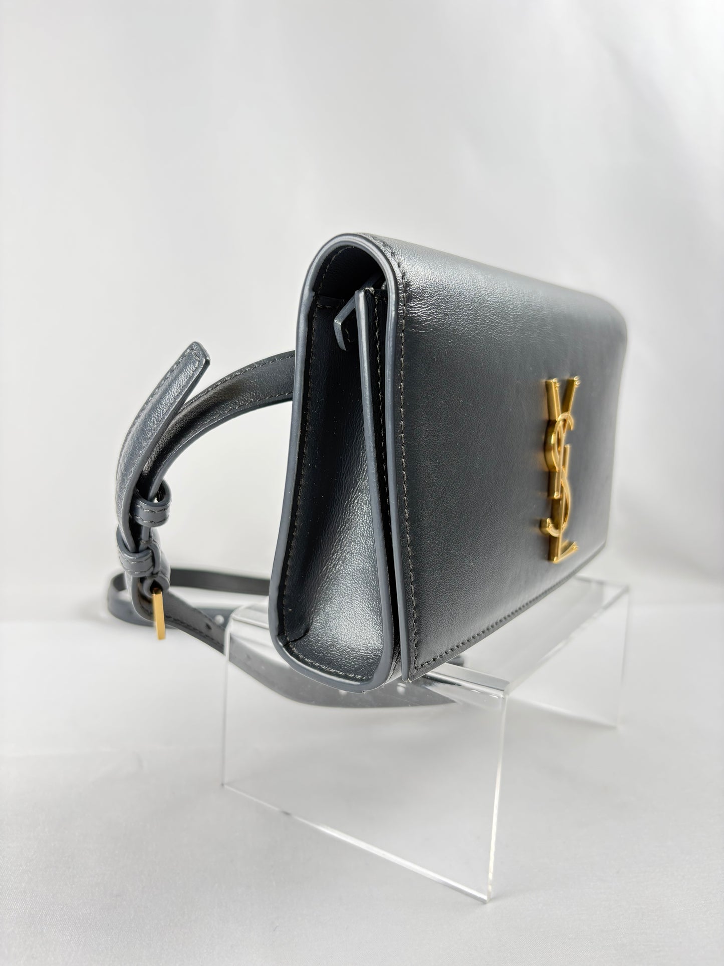 Pre-Owned SAINT LAURENT Classic Monogram Kate Belt Bag, Grey