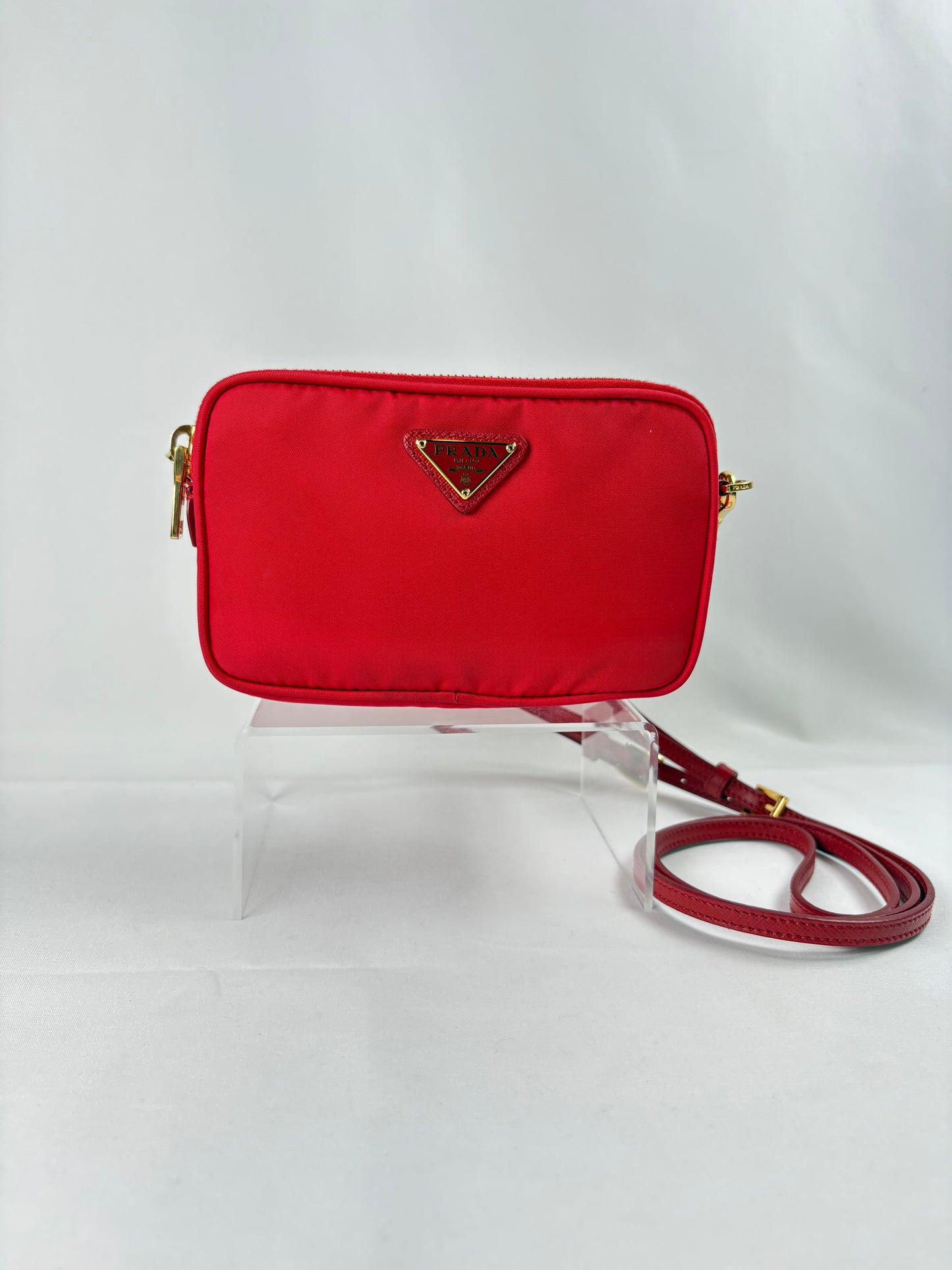 Pre-Owned PRADA Tessuto Camera Crossbody, Red
