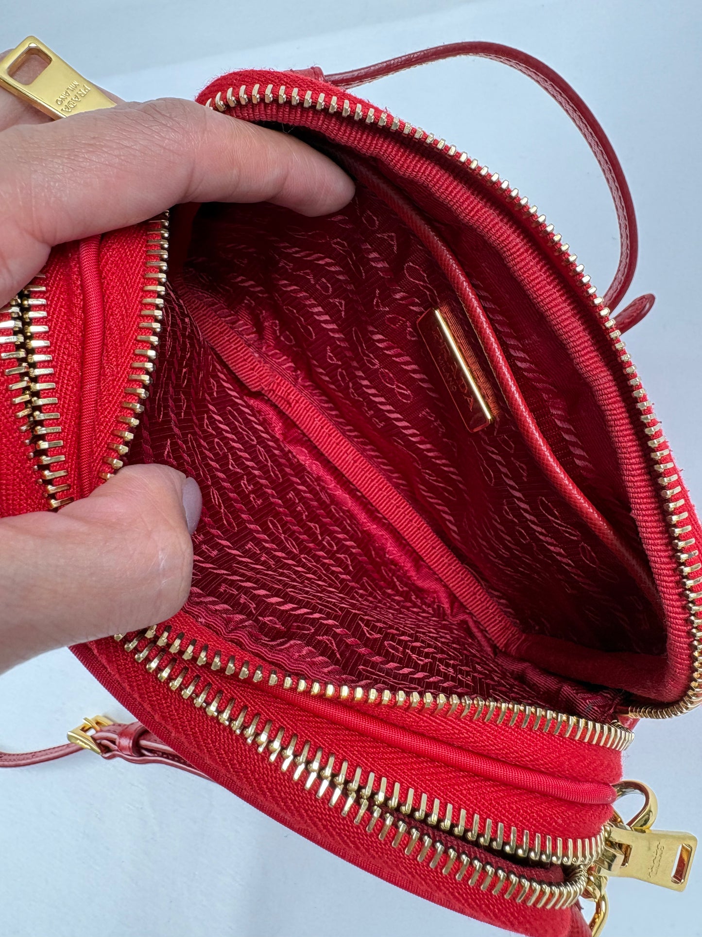 Pre-Owned PRADA Tessuto Camera Crossbody, Red