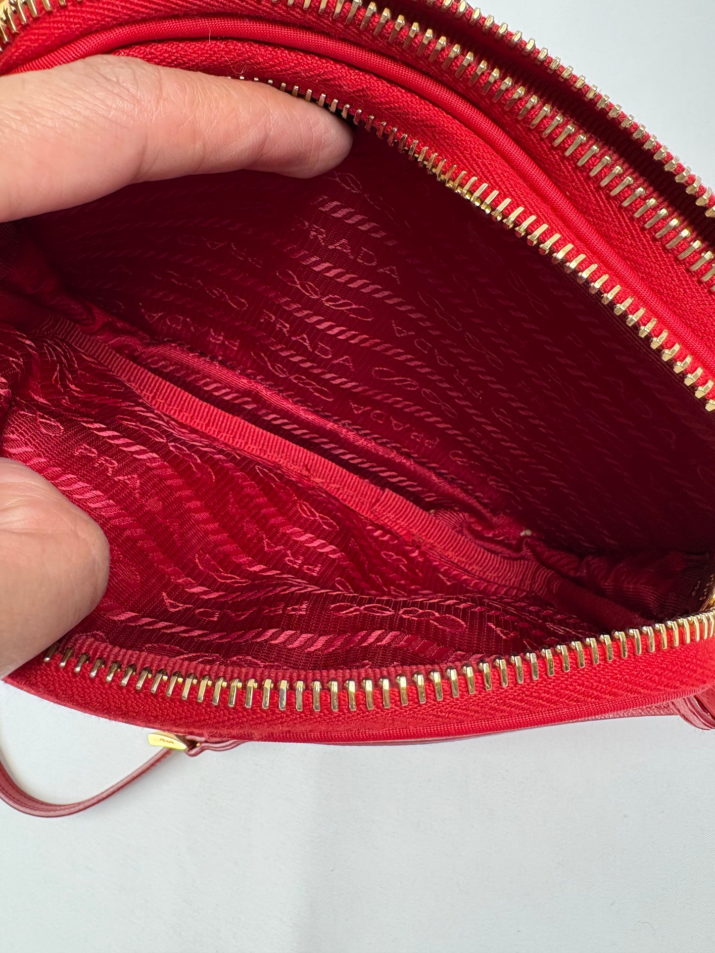 Pre-Owned PRADA Tessuto Camera Crossbody, Red