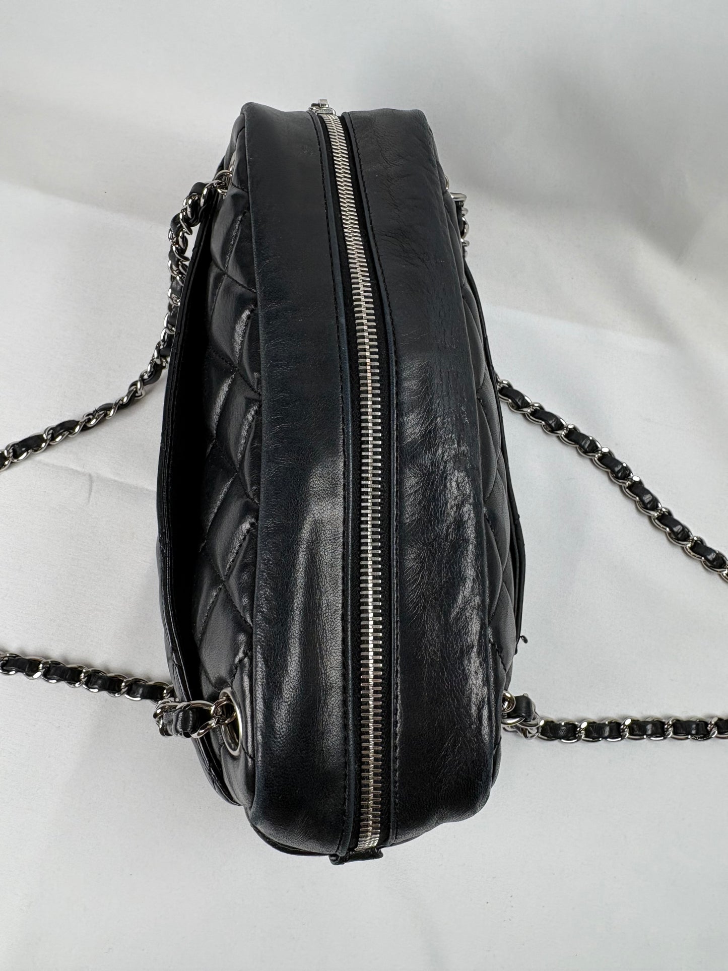 Pre-Owned CHANEL™ Quilted Camera Case Black Handbag