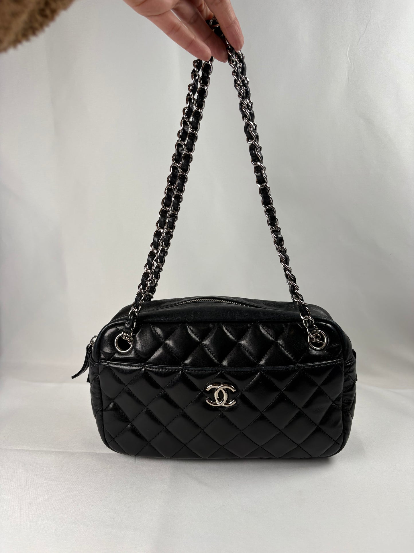 Pre-Owned CHANEL™ Quilted Camera Case Black Handbag