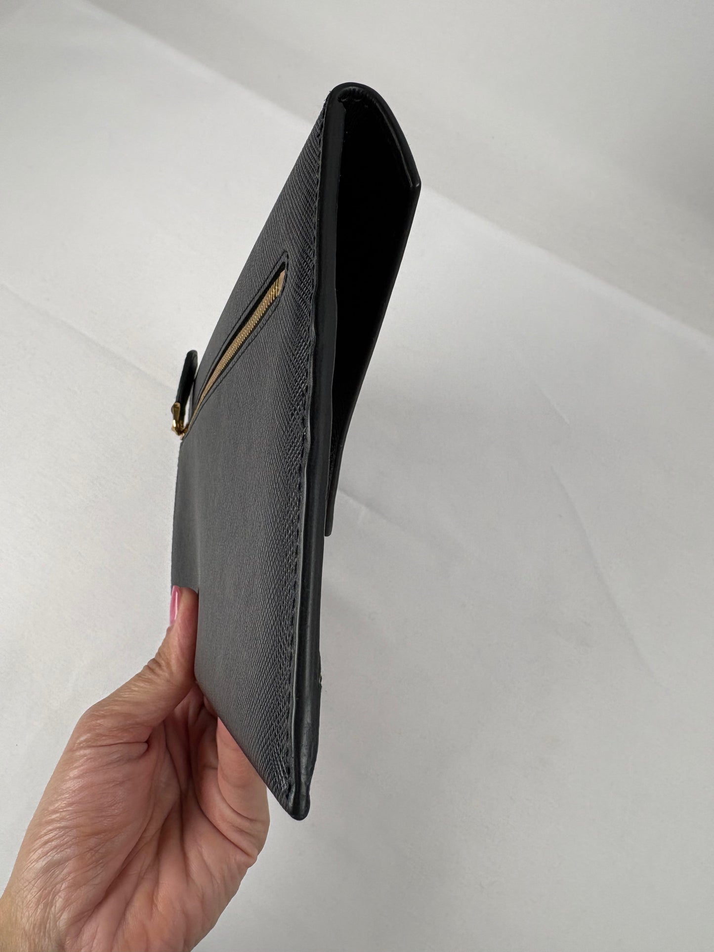 Pre-Owned PRADA Envelope Long Black/GHW Wallet