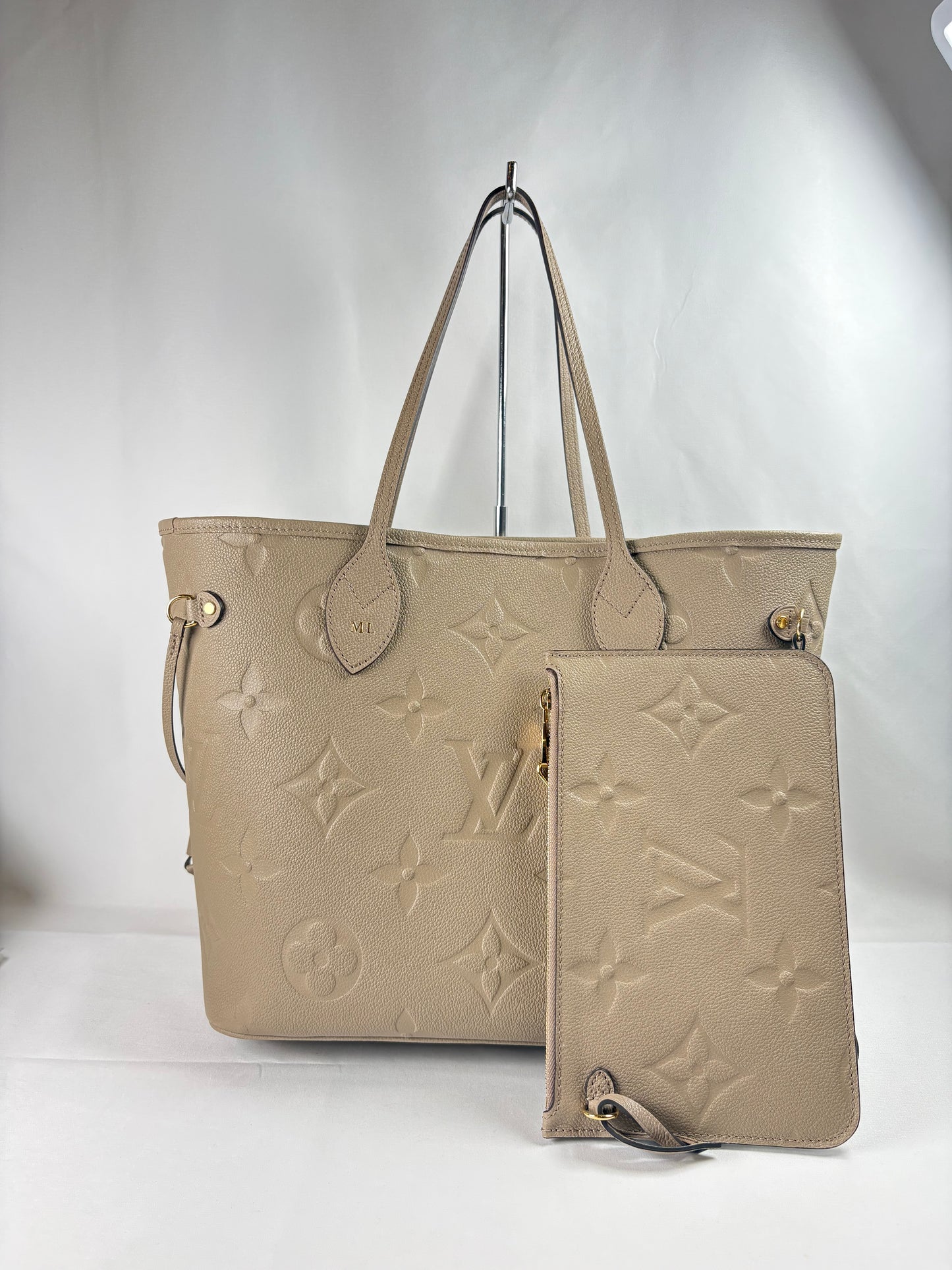 Pre-Owned LOUIS VUITTON Neverfull Handbag, Turtle Dove, MM