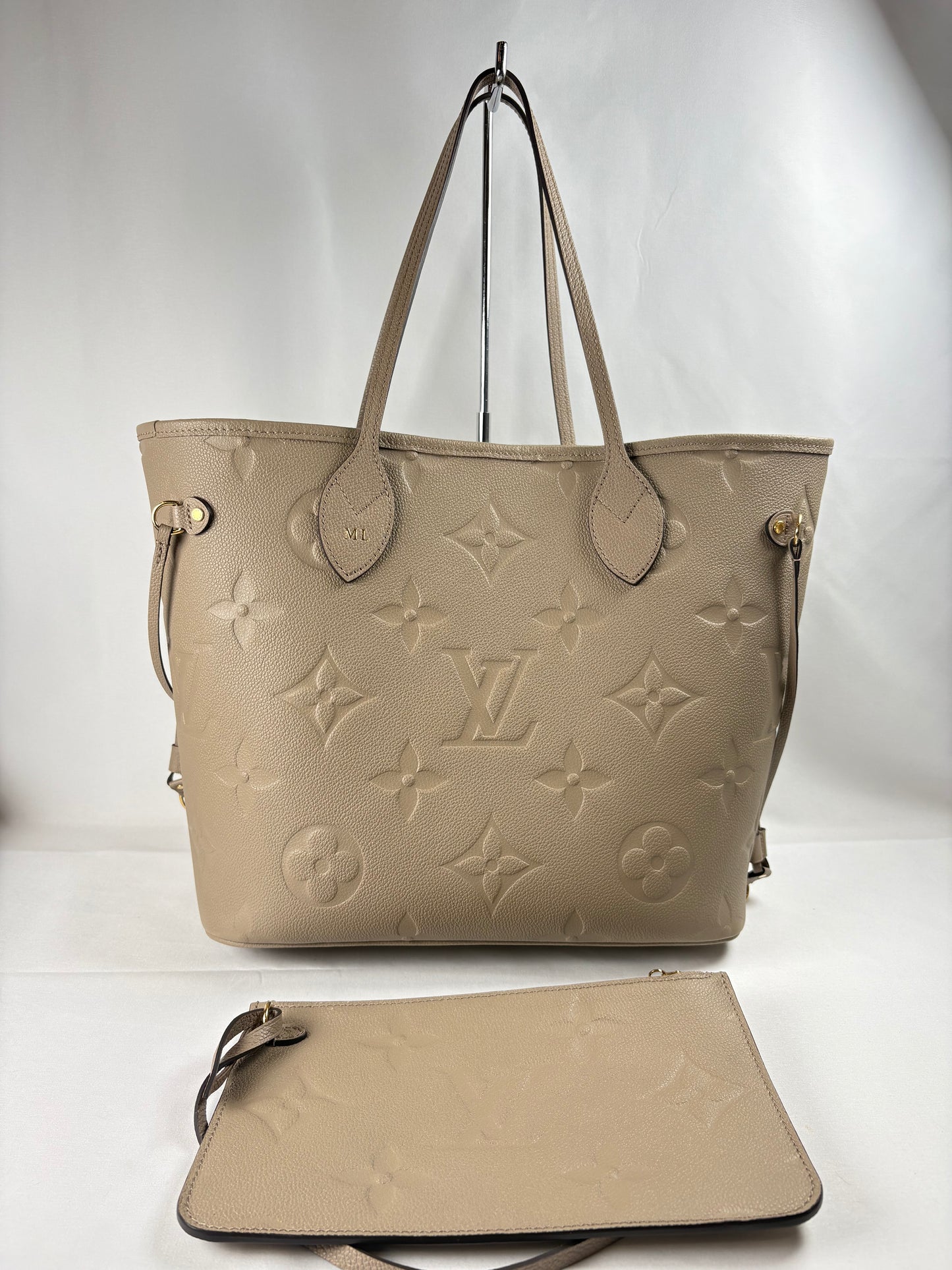Pre-Owned LOUIS VUITTON Neverfull Handbag, Turtle Dove, MM