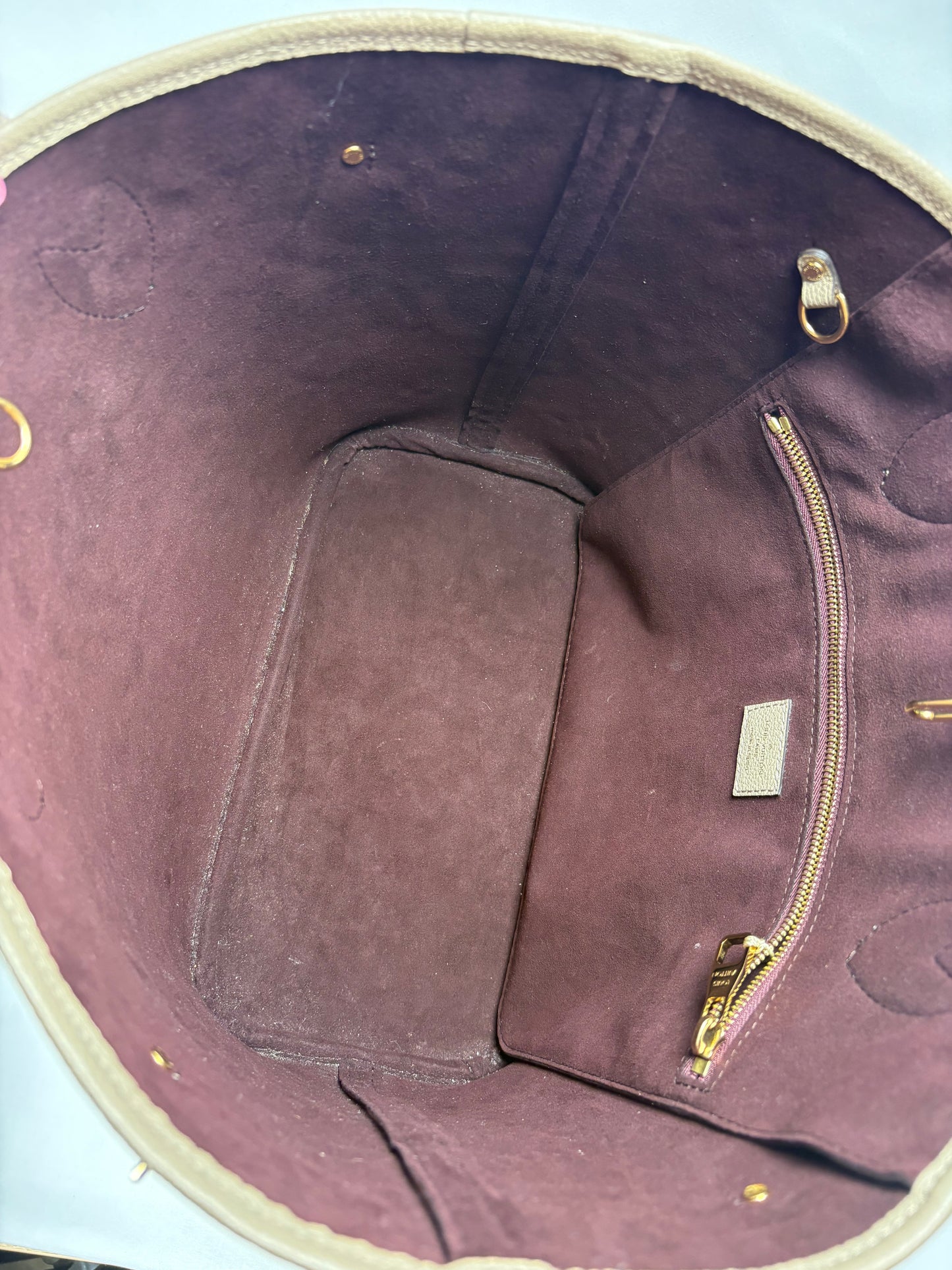 Pre-Owned LOUIS VUITTON Neverfull Handbag, Turtle Dove, MM