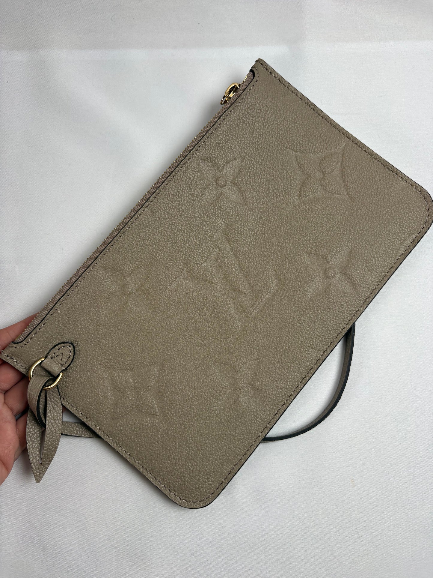 Pre-Owned LOUIS VUITTON Neverfull Handbag, Turtle Dove, MM