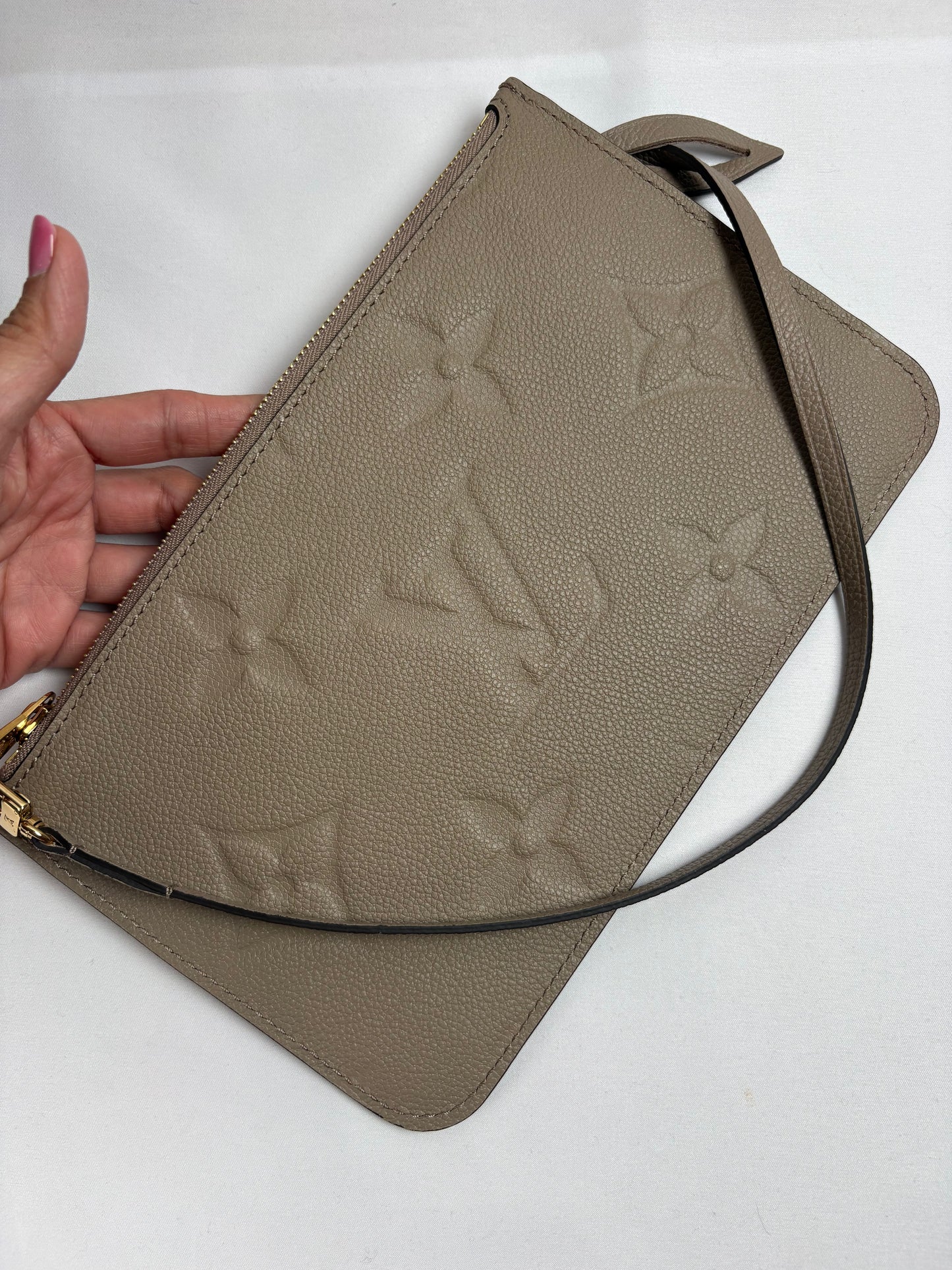 Pre-Owned LOUIS VUITTON Neverfull Handbag, Turtle Dove, MM