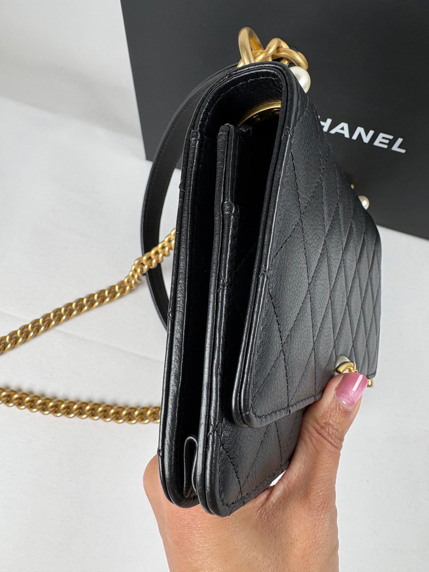 Pre-Owned CHANEL™ Pearl Wallet on Chain Handbag, Black