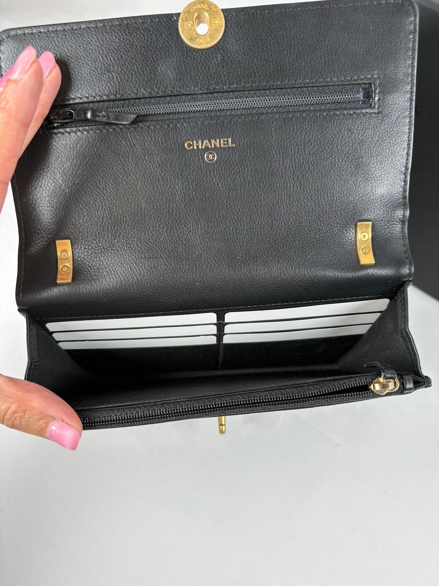 Pre-Owned CHANEL™ Pearl Wallet on Chain Handbag, Black