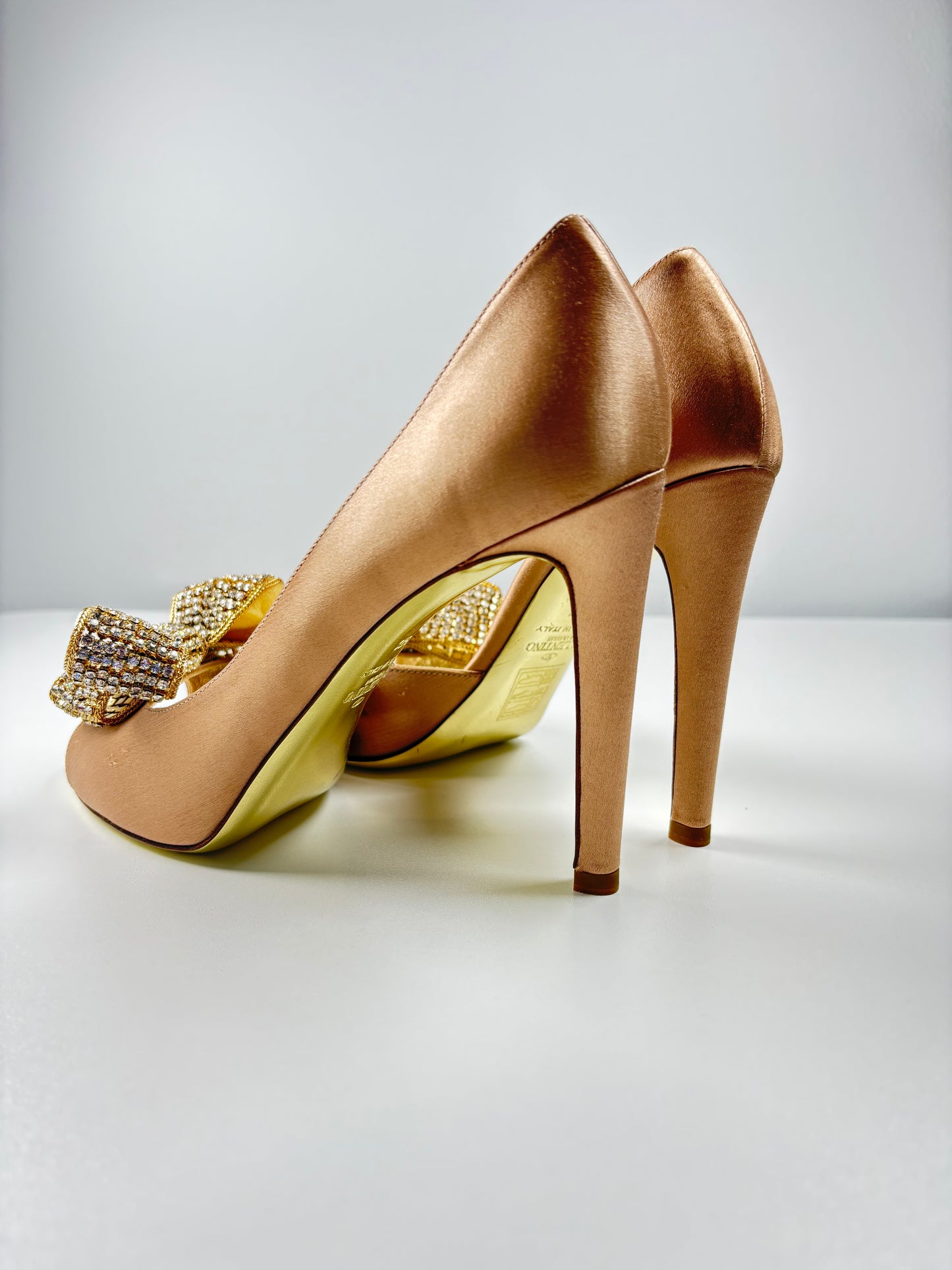 Pre-Owned VALENTINO Satin Pearl Bow D'Orsay Open Toe Pumps, 37.5, Nude/Gold