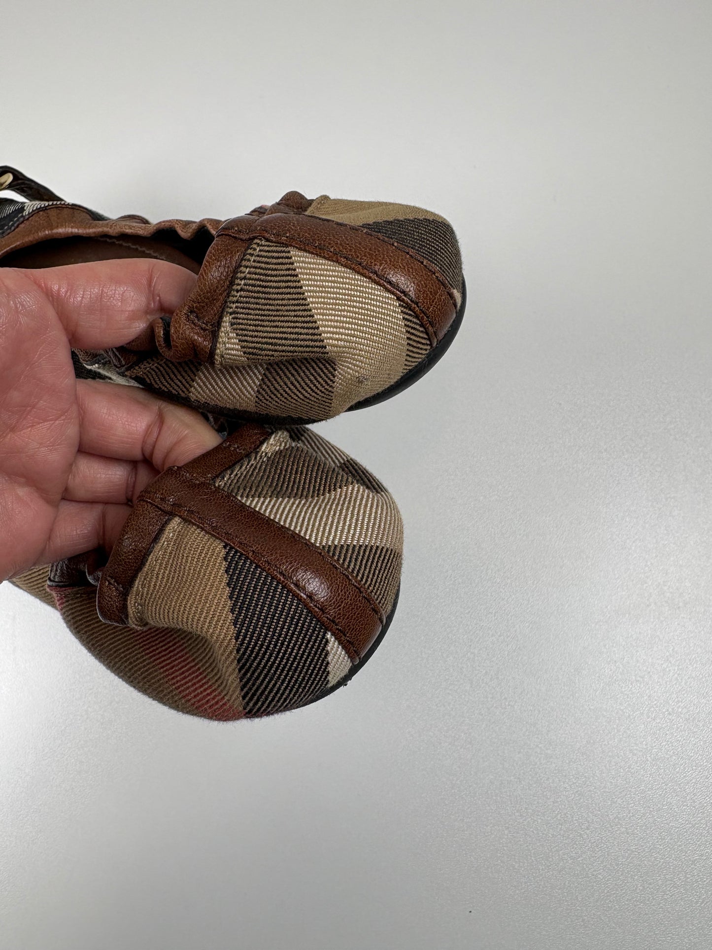 Pre-Owned BURBERRY Flats, Nova Check, 36