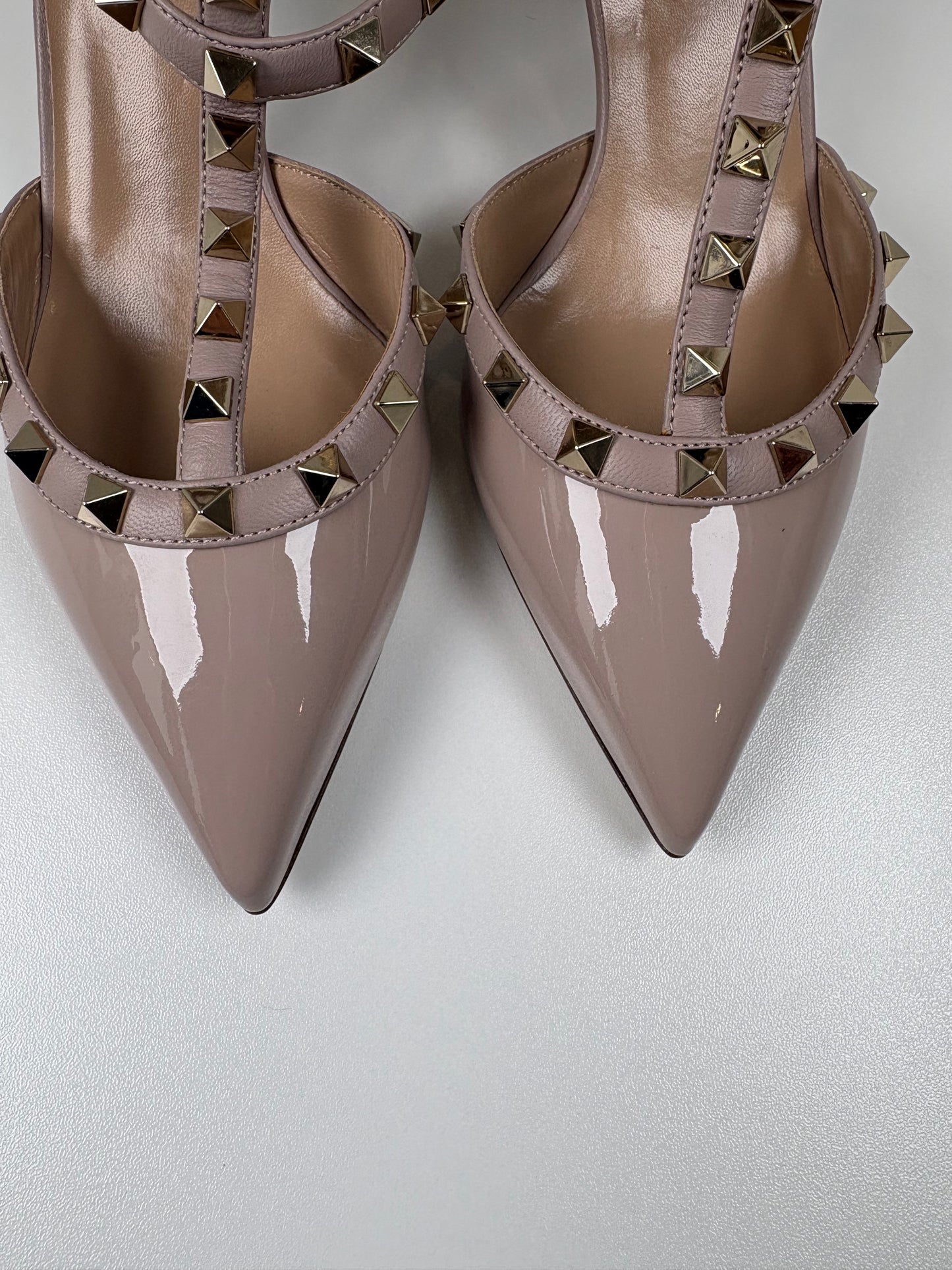 Pre-Owned VALENTINO Rockstud Pumps, Poudre, 36