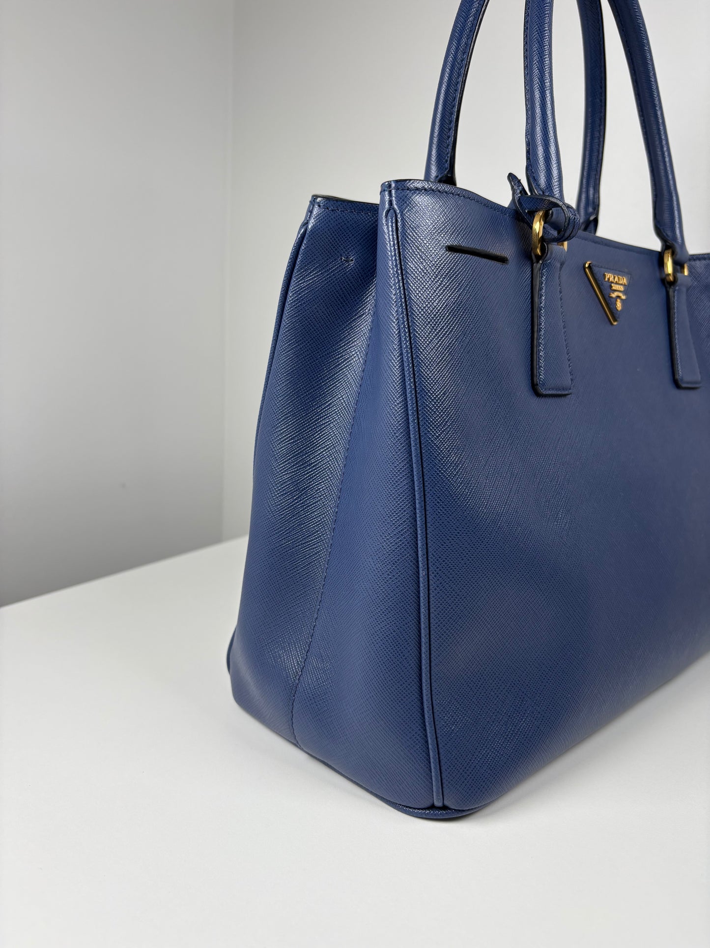 Pre-Owned PRADA Galleria Handbag, Blue, Medium